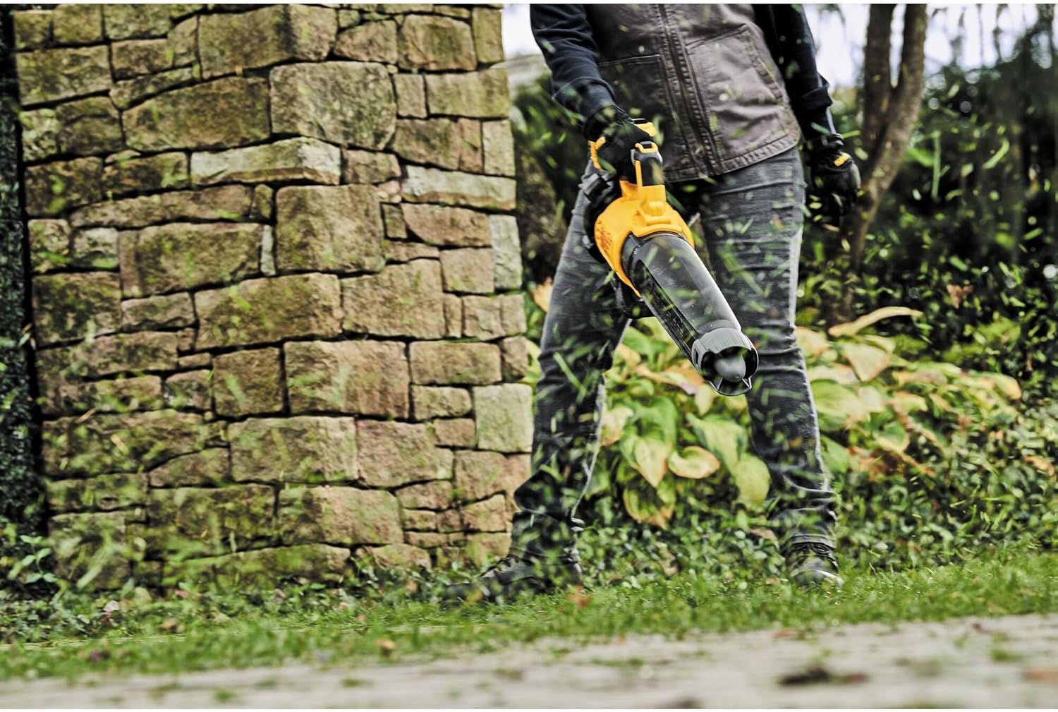 DEWALT 20V MAX XR Cordless Handheld Leaf Blower, 125-MPH 450-CFM - DCBL722B - Image 2 DEWALT 20V MAX XR Cordless Handheld Leaf Blower, 125-MPH 450-CFM - DCBL722B - Image 2