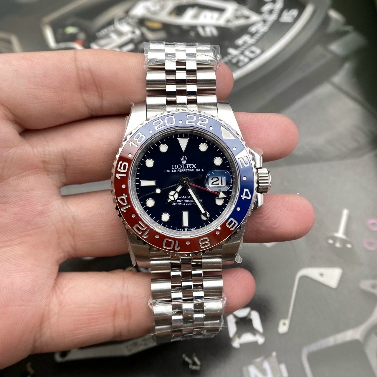 Rolex GMT-Master II 126710BLRO Replica 1:1 Watch Pepsi Clean 40mm - Elite Watch Atelier