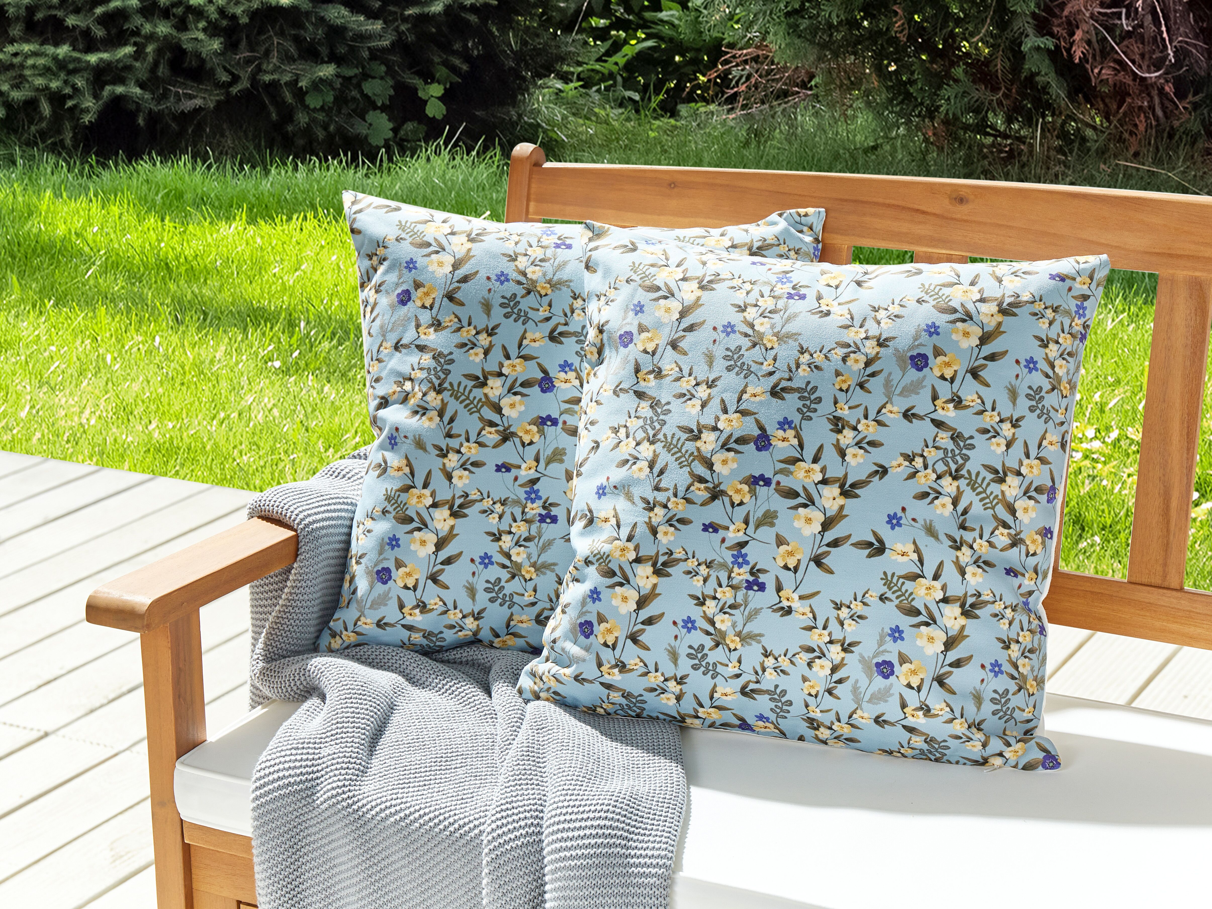 Set of 2 Outdoor Cushions VALLORIA Floral Pattern 45 x 45 cm Blue