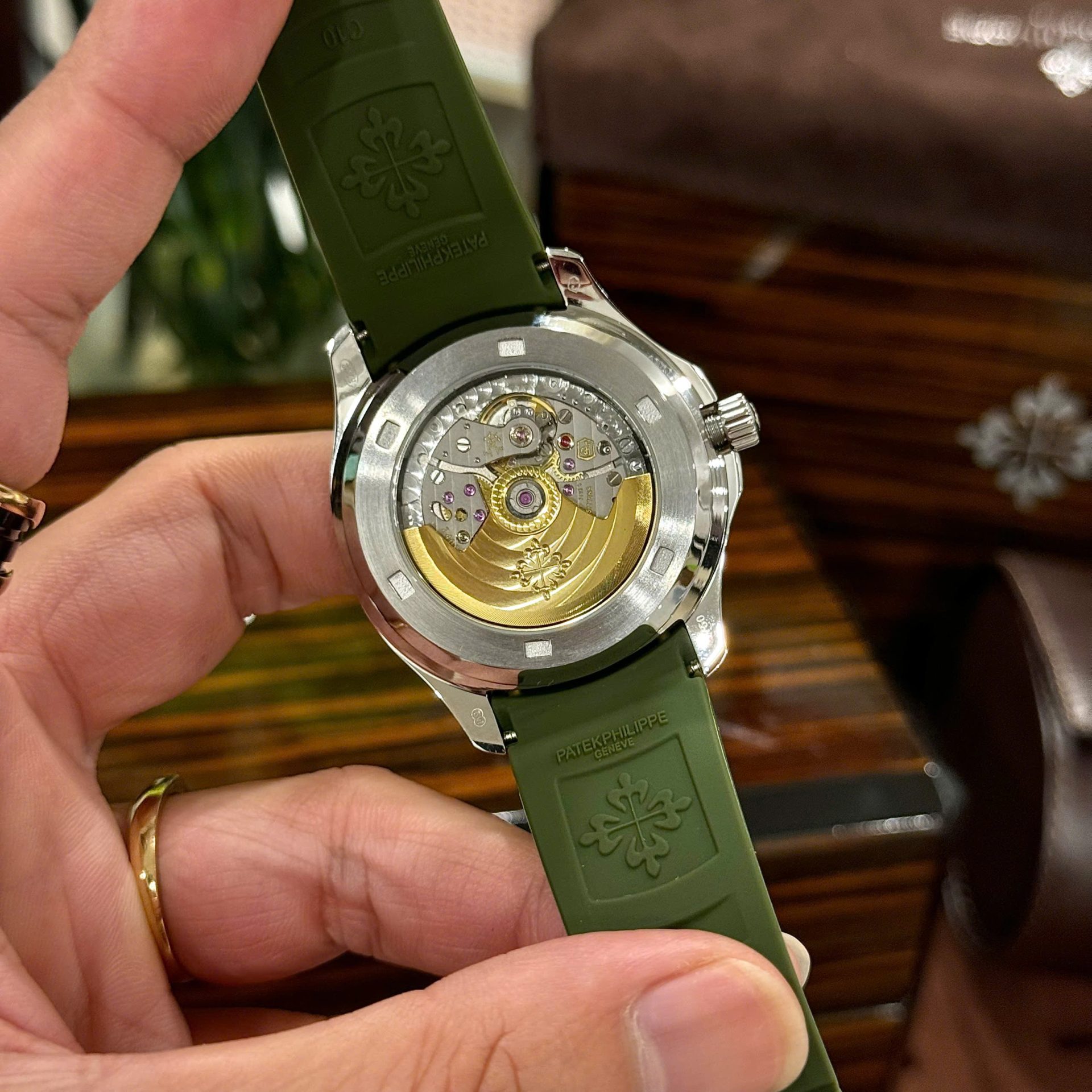 Patek Philippe Aquanaut 5261G Best Replica Watches Green Dial Rubber Strap 40mm - Top club
