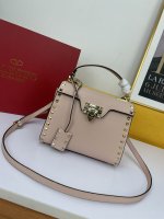 Valentino1:1High-quality replica