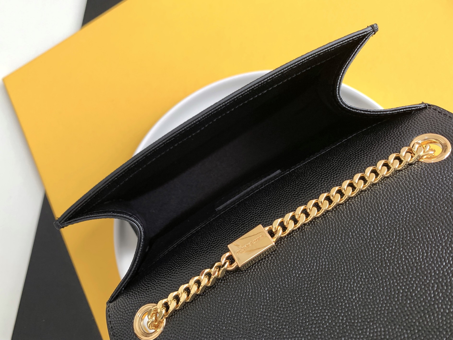 KATE SMALL CHAIN BAG WITH TASSEL IN CROCODILE-EMBOSSED SHINY LEATHER1:1High-quality replica