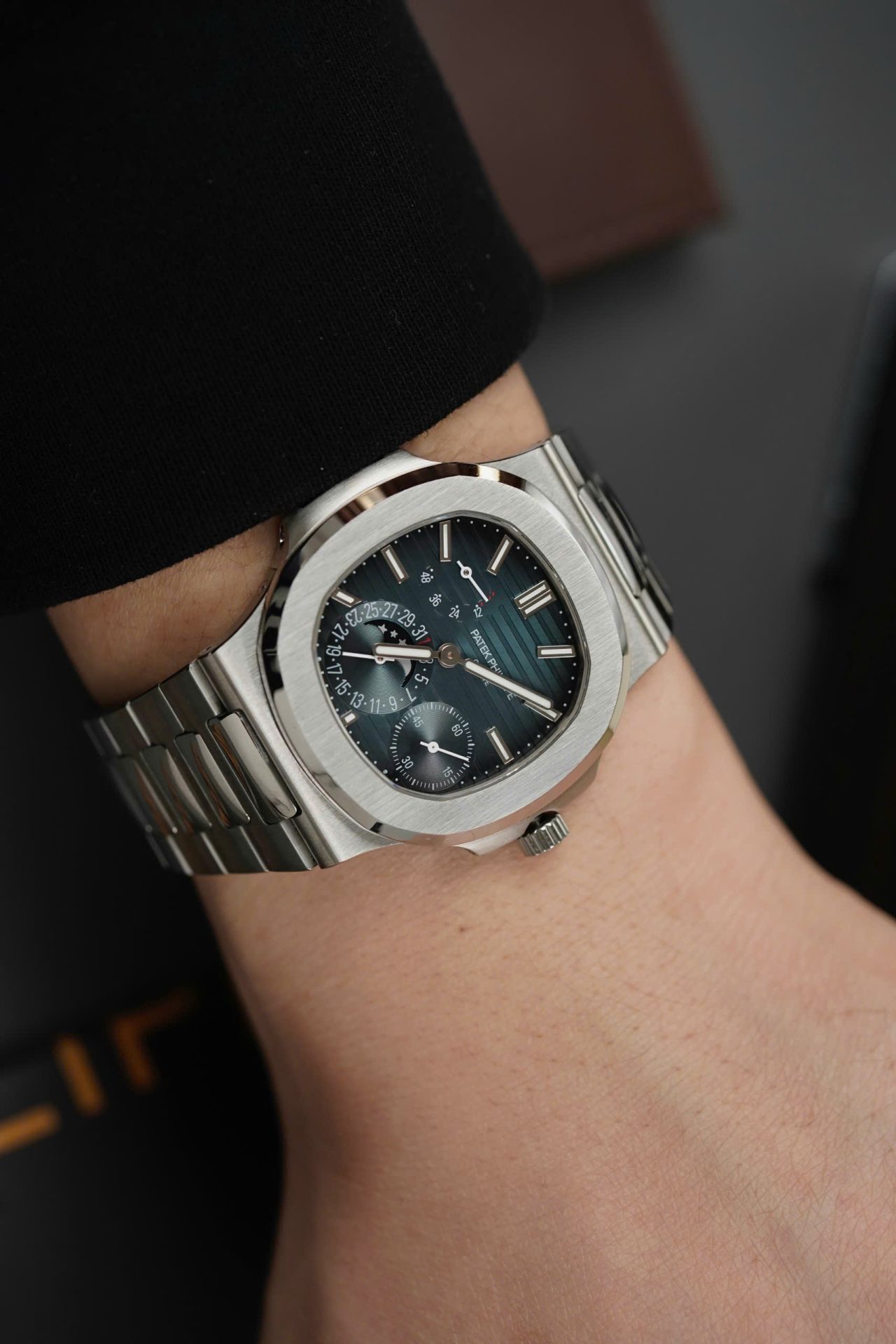 Patek Philippe Best Replica Watches Nautilus 5712 Custom Authentic Details 40mm - Top club