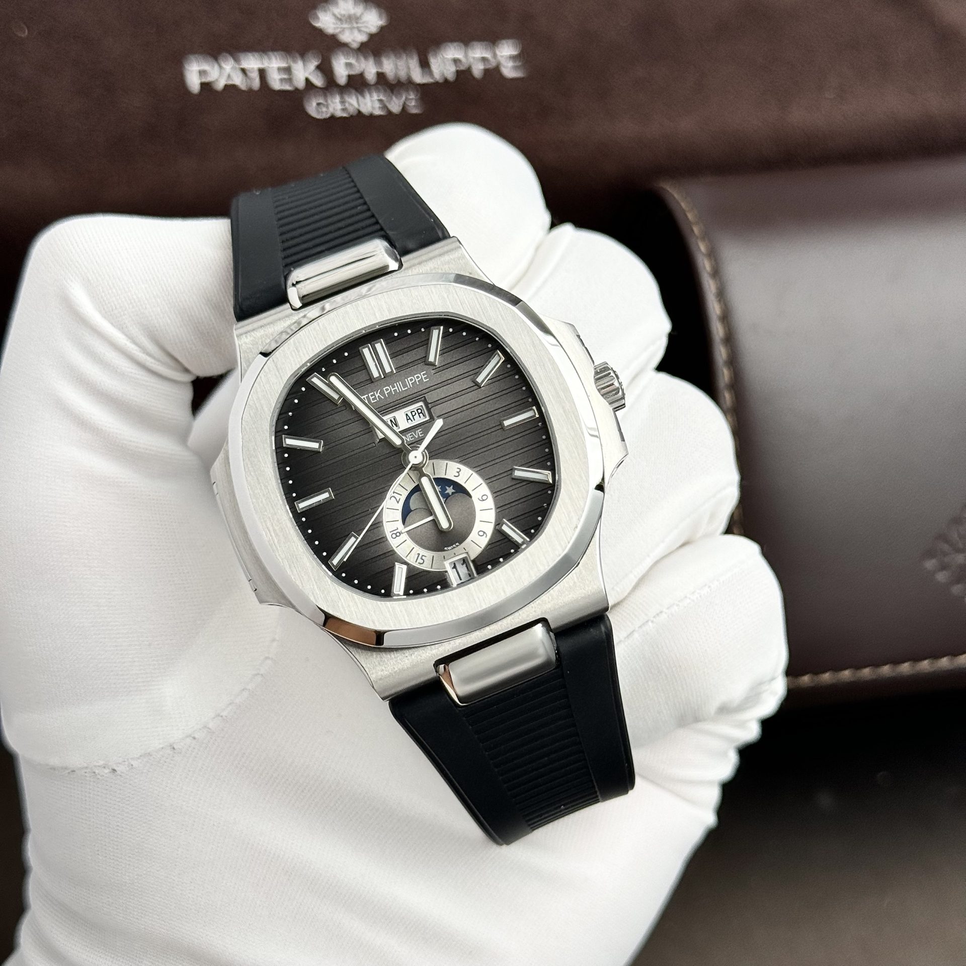 Patek Philippe Replica 1:1 Watch Nautilus 5726 Rubber Strap Factory GR 40.5mm - Elite Watch Atelier