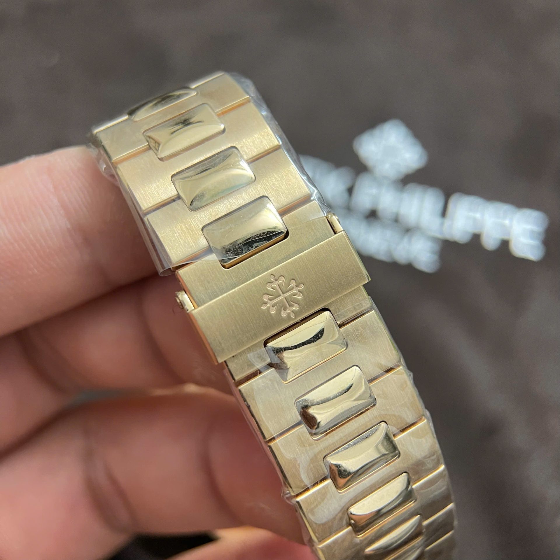 Patek Philippe Nautilus 5723 Replica Watches Custom Solid Rose Gold 18K And Diamonds Natural 40mm - Top club