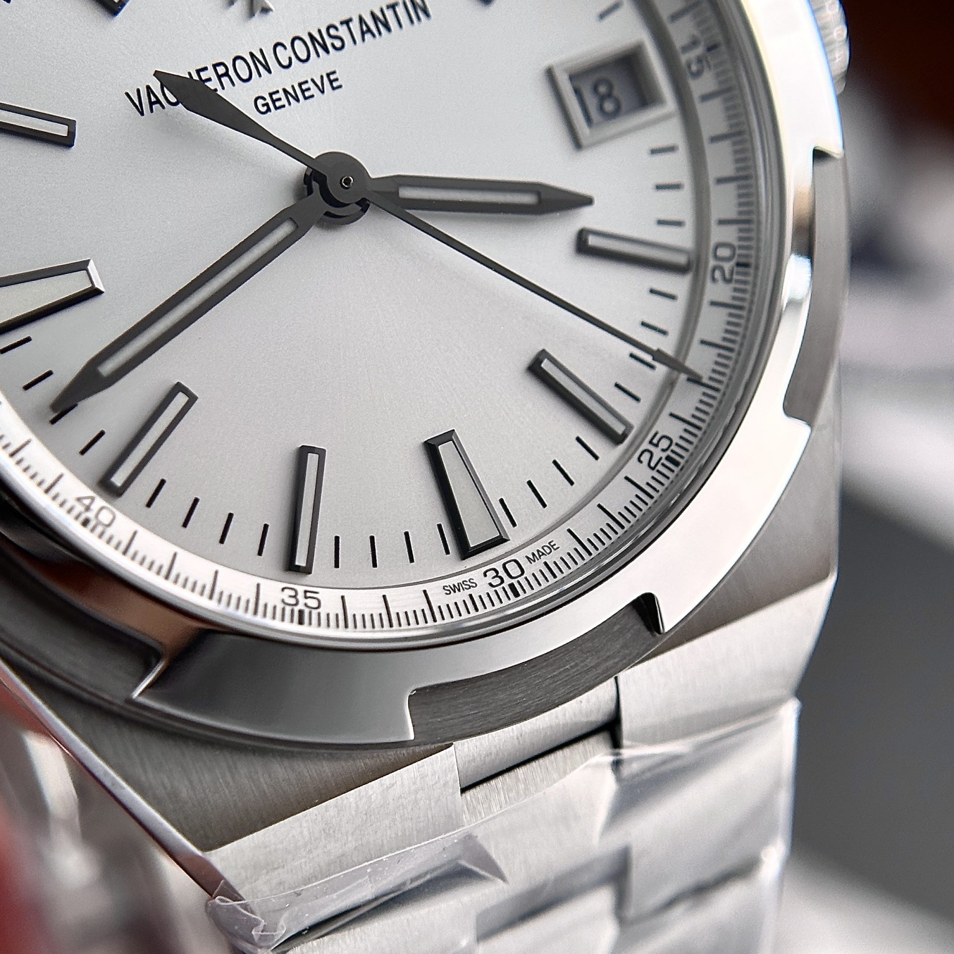 Vacheron Constantin Overseas 4500V Replica Watch Silver Dial 41mm - Top club
