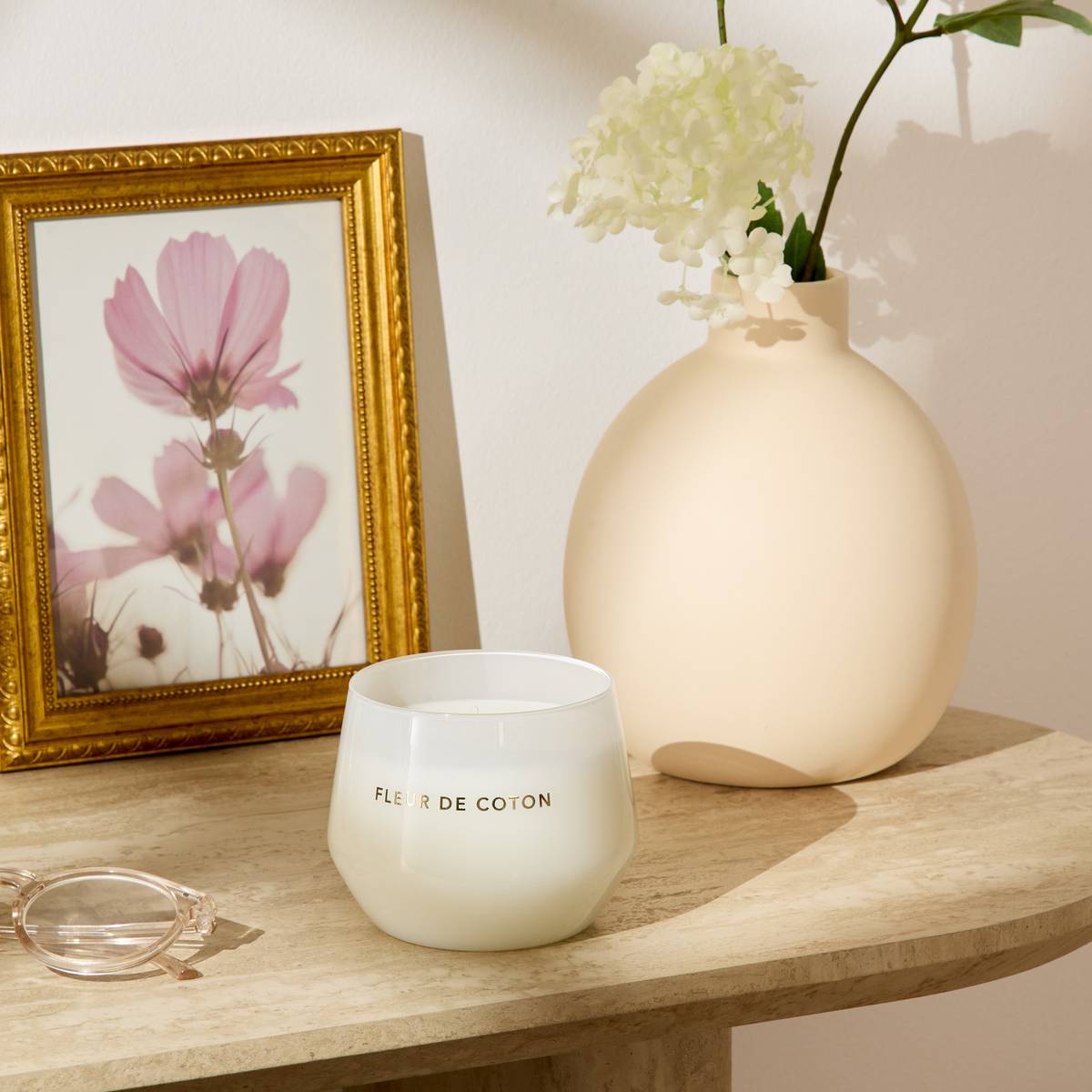 Scented Candle "Glowy" Floral Scent, Cotton Flower, 300g