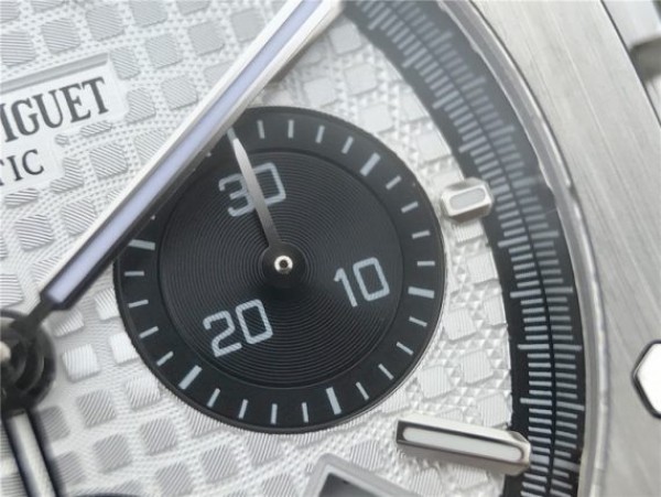 Replica Audemars Piguet Royal Oak Chronograph SS JHF White/Black Dial SS Bracelet A7750 - Top club