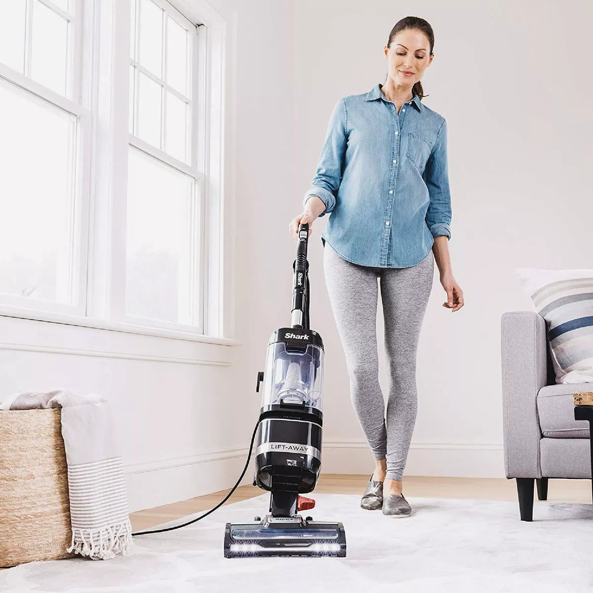 Shark Navigator Lift-Away ADV Upright Vacuum
