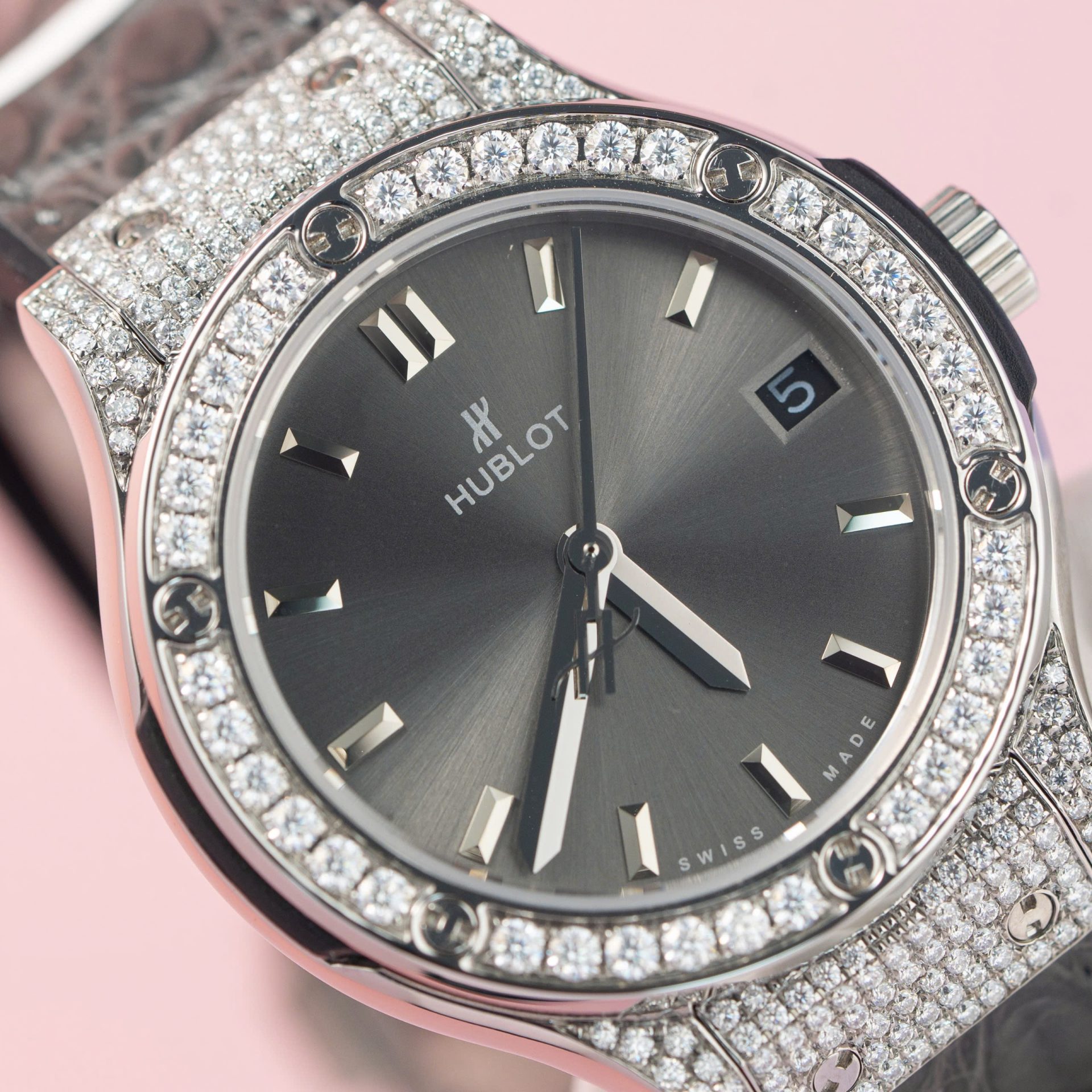 Hublot Classic Fusion Replica Watch Moissanite Diamond Hong Kong Gray Dial 33mm - Top club