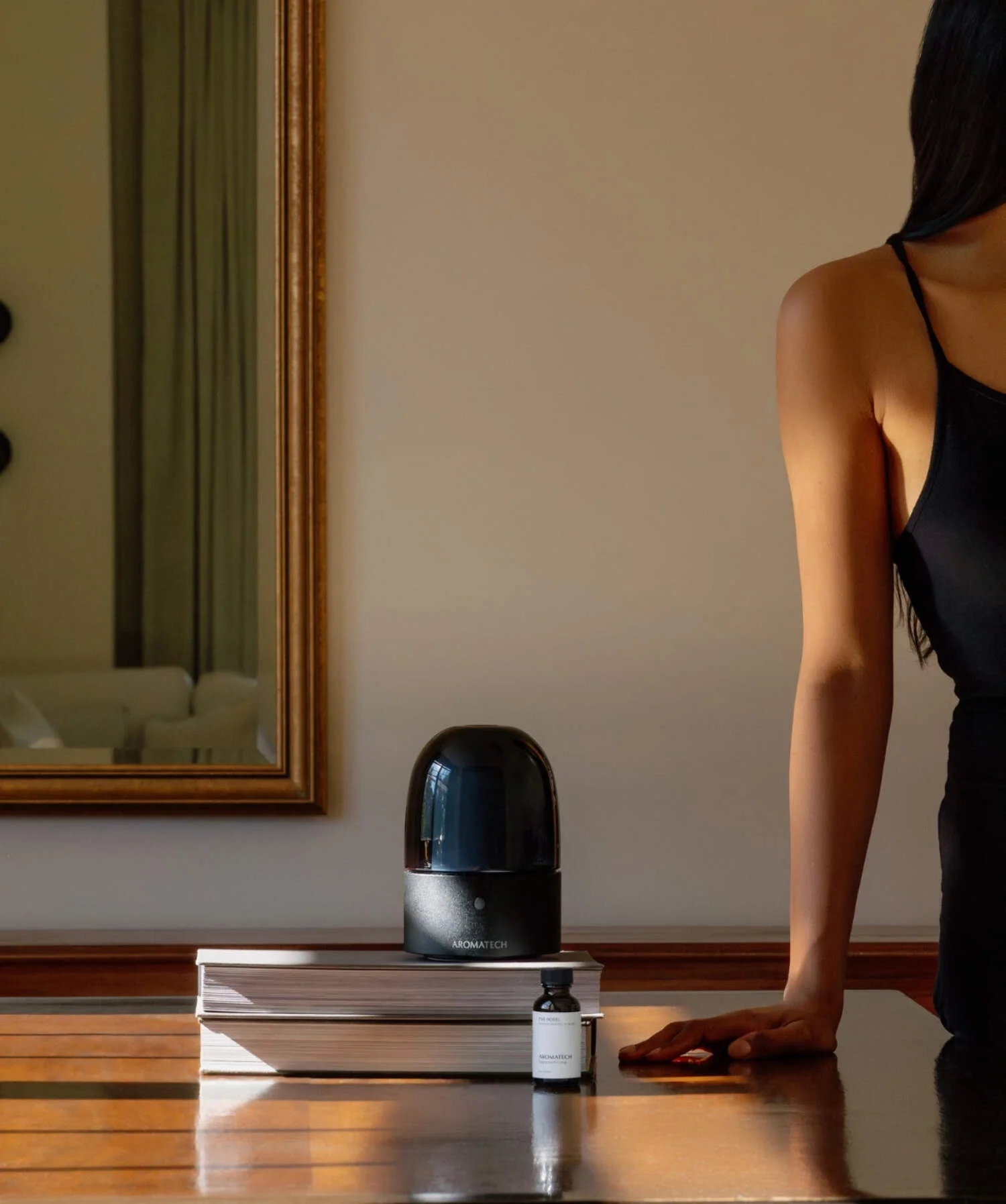 AromaTech AromaDream Scent Diffuser for Essential Oil Blends & Fragrances a?? Cold-Air Diffusion Scent Machine w/Bluetooth for Home, Bathroom, Bedroom, Boutiques, Spa a?? Nebulizing Diffusion System
