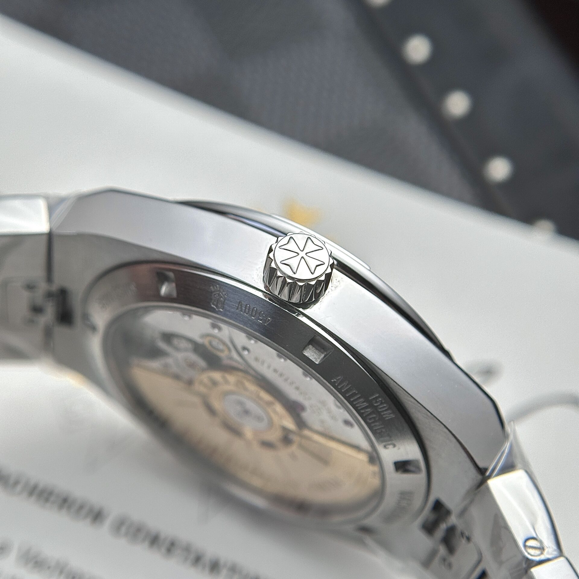 Vacheron Constantin Overseas White Dial Metal Strap Replica 1:1 Watch 41mm - Top club