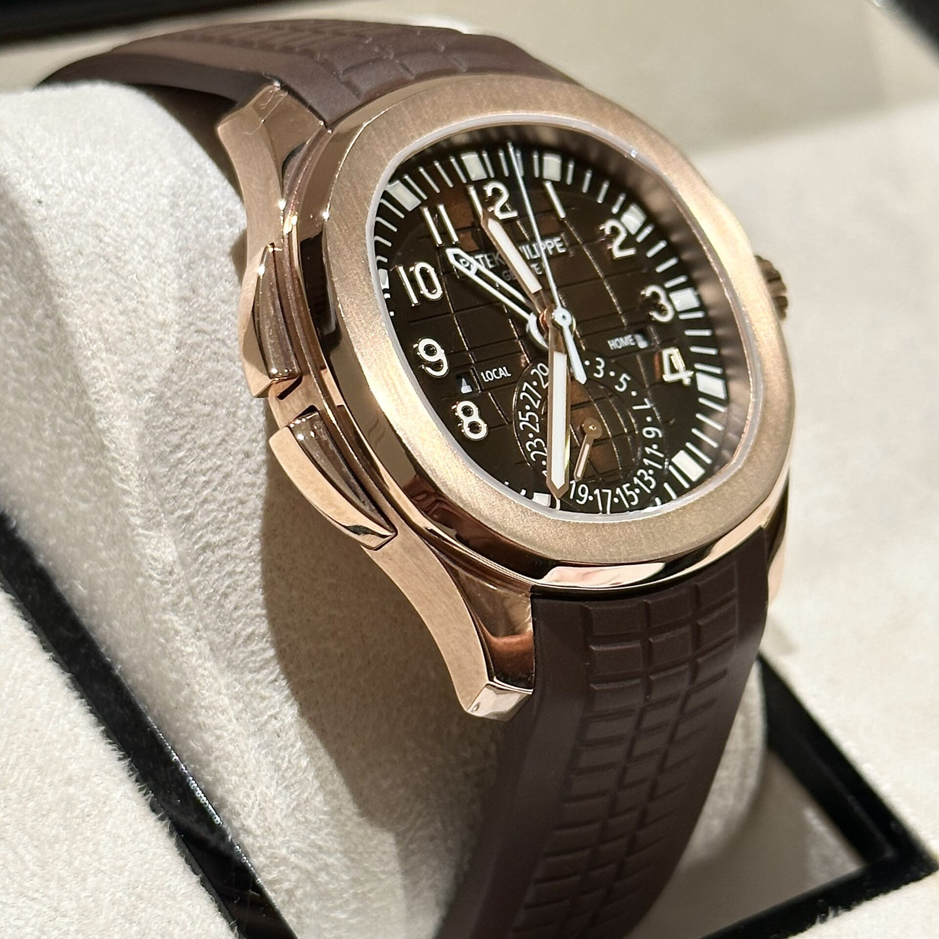 Patek Philippe Aquanaut 5164R Genuine Replica Watch Gold Wrapped ZF 40.8mm - Elite Watch Atelier