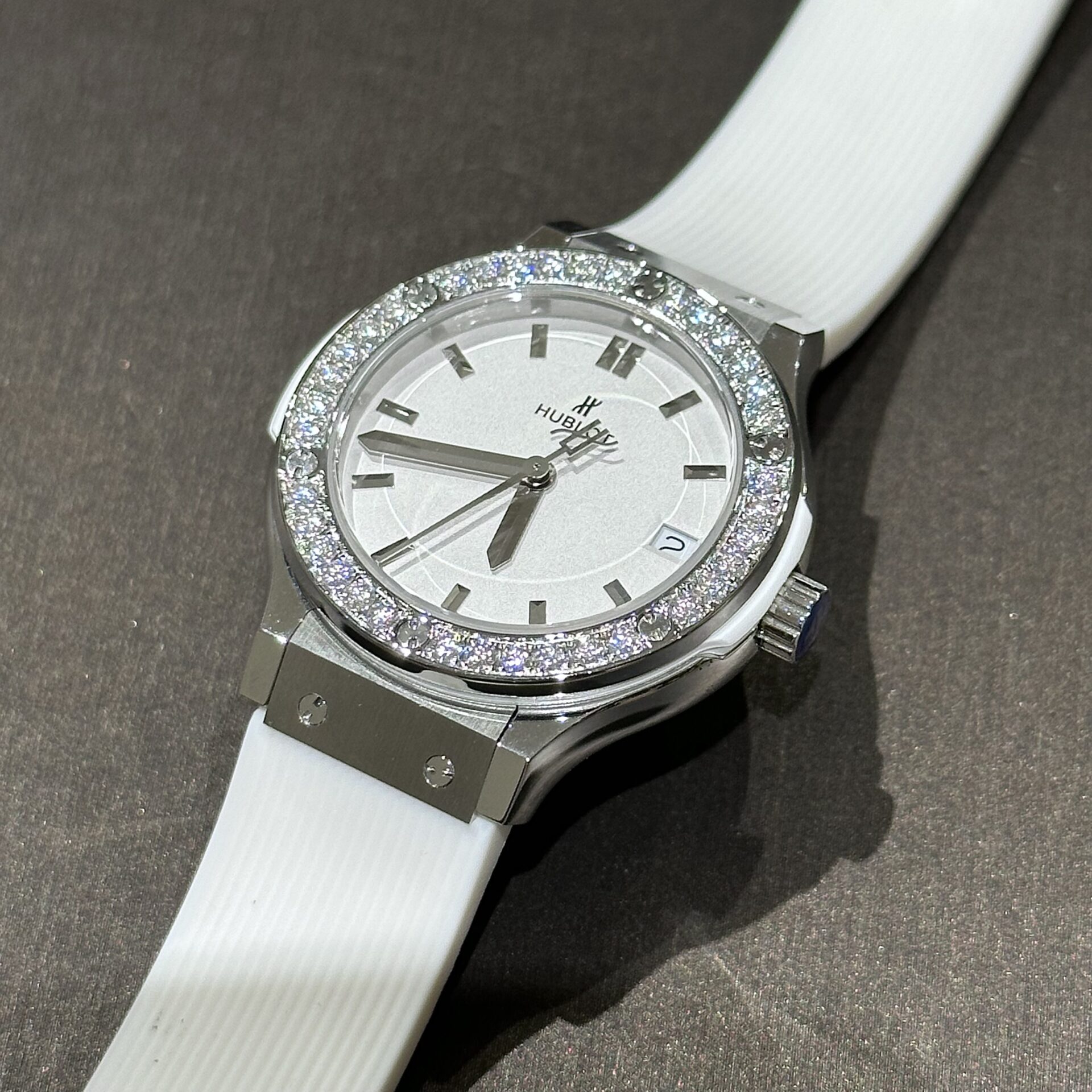 Hublot Classic Fusion Replica Women s Watch White Moissanite Diamond HBF 33mm - Elite Watch Atelier