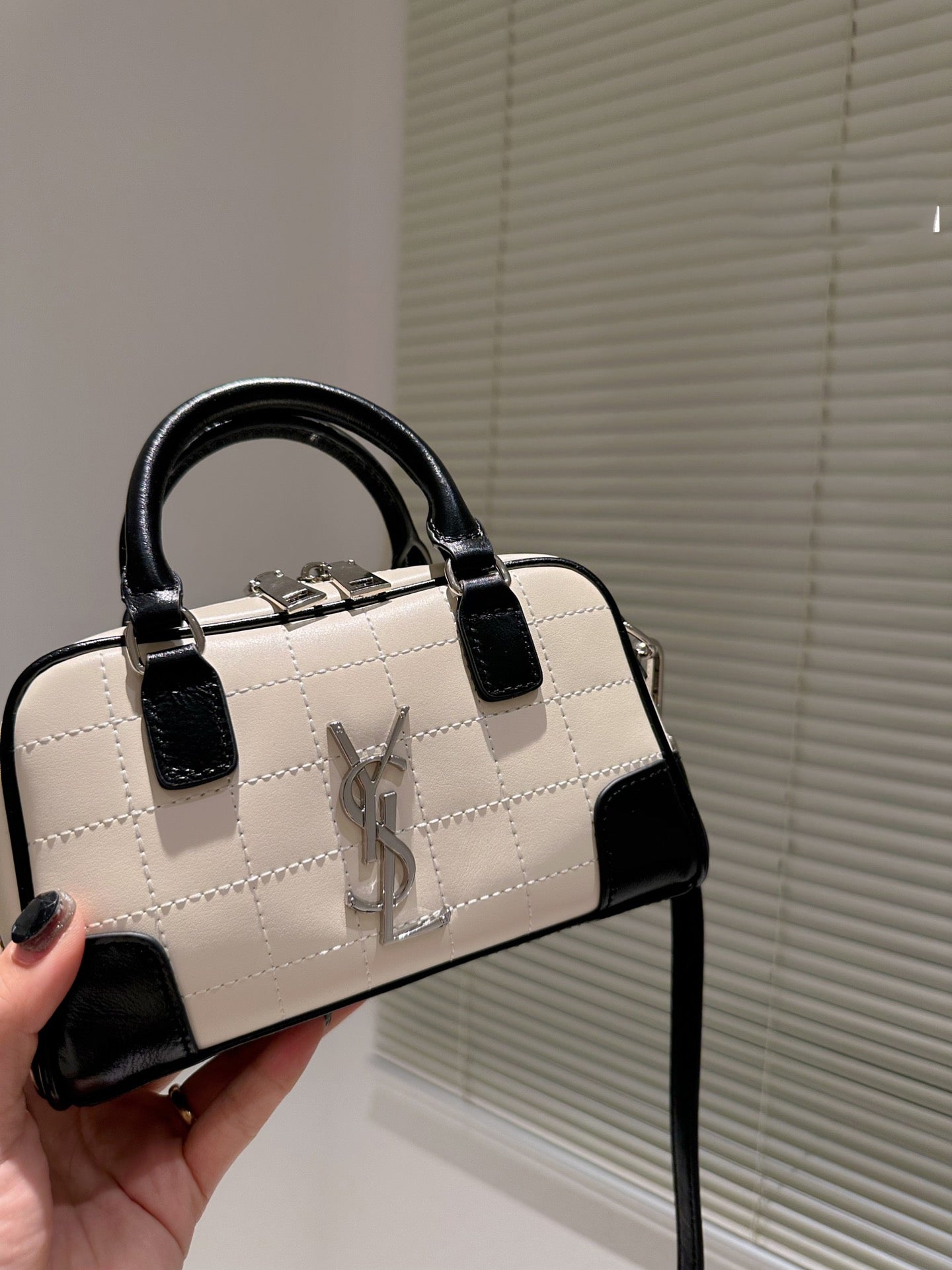 TO – New Luxury Bags SLY 2941:1High-quality replica