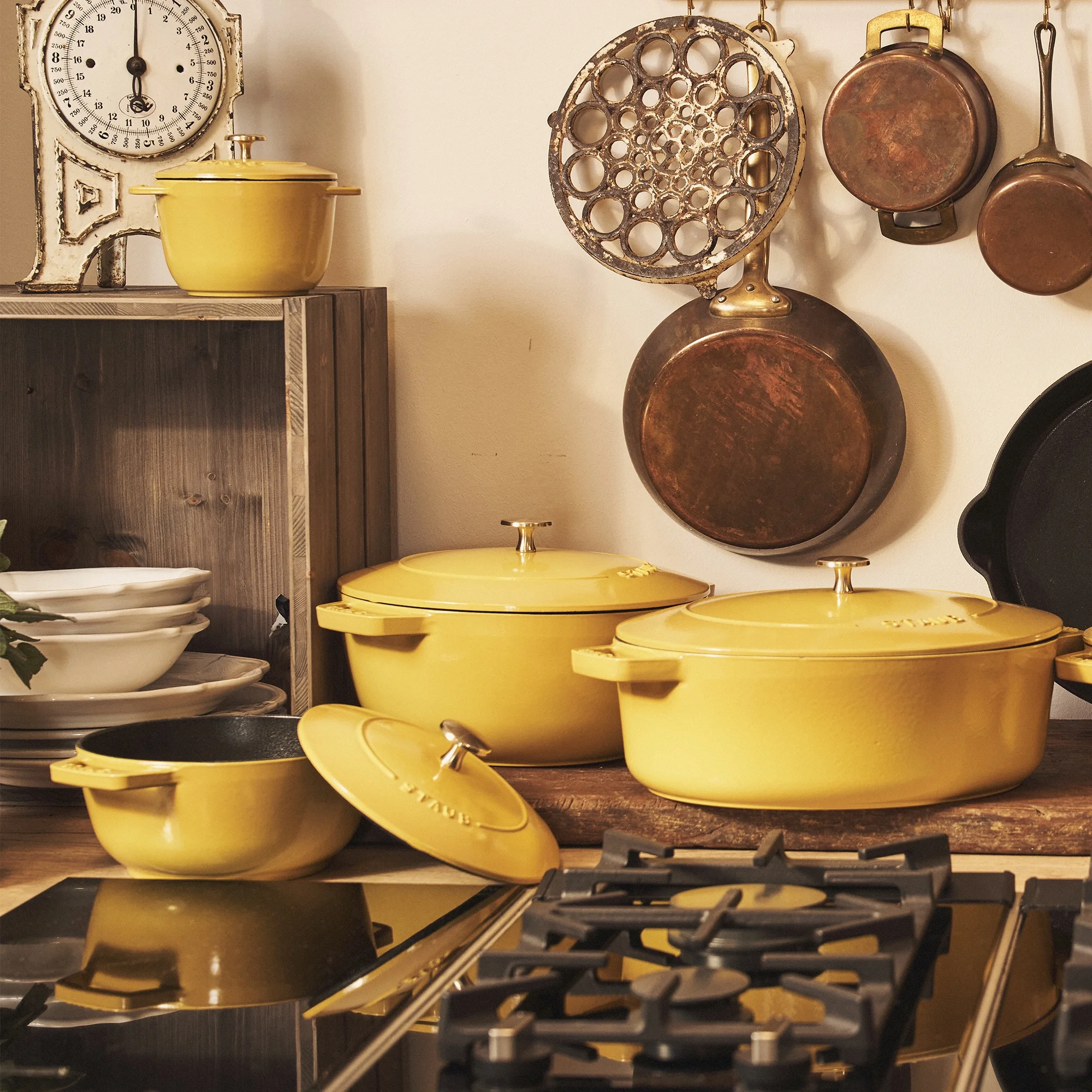 Staub Cast Iron 6.25-qt Shallow Oval Dutch Oven - Citron - Image 16