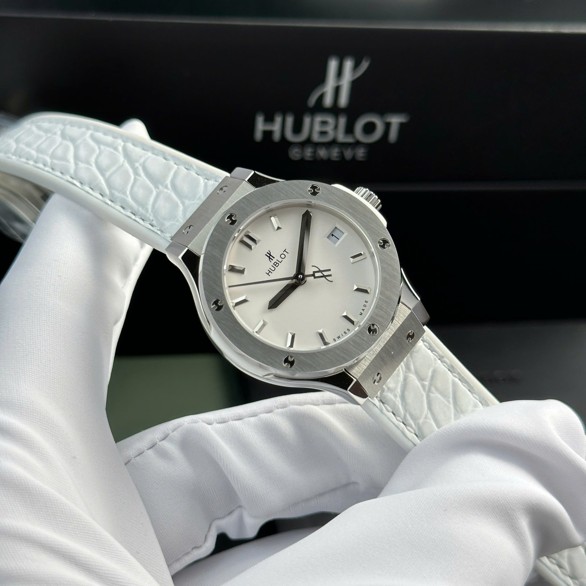 Hublot Classic Fusion Fake Watch Womens White HB Factory 33mm - Top club