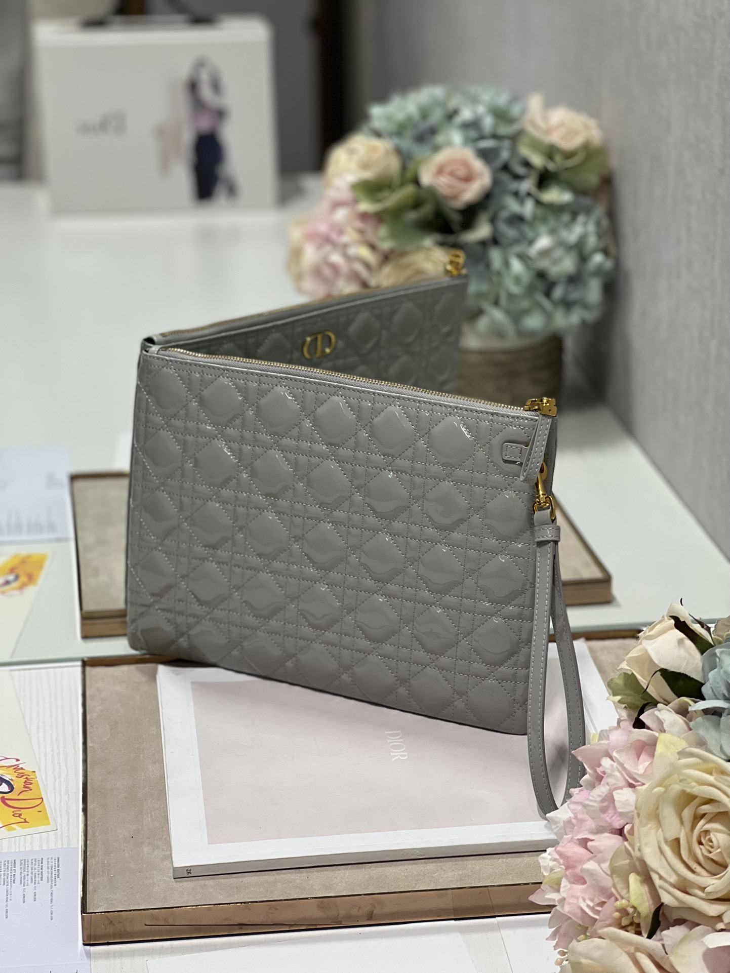 Large Caro Daily Pouch Black/Grey/Brown For Women 12in/30cm S5086UWHC_M9001:1High-quality replica