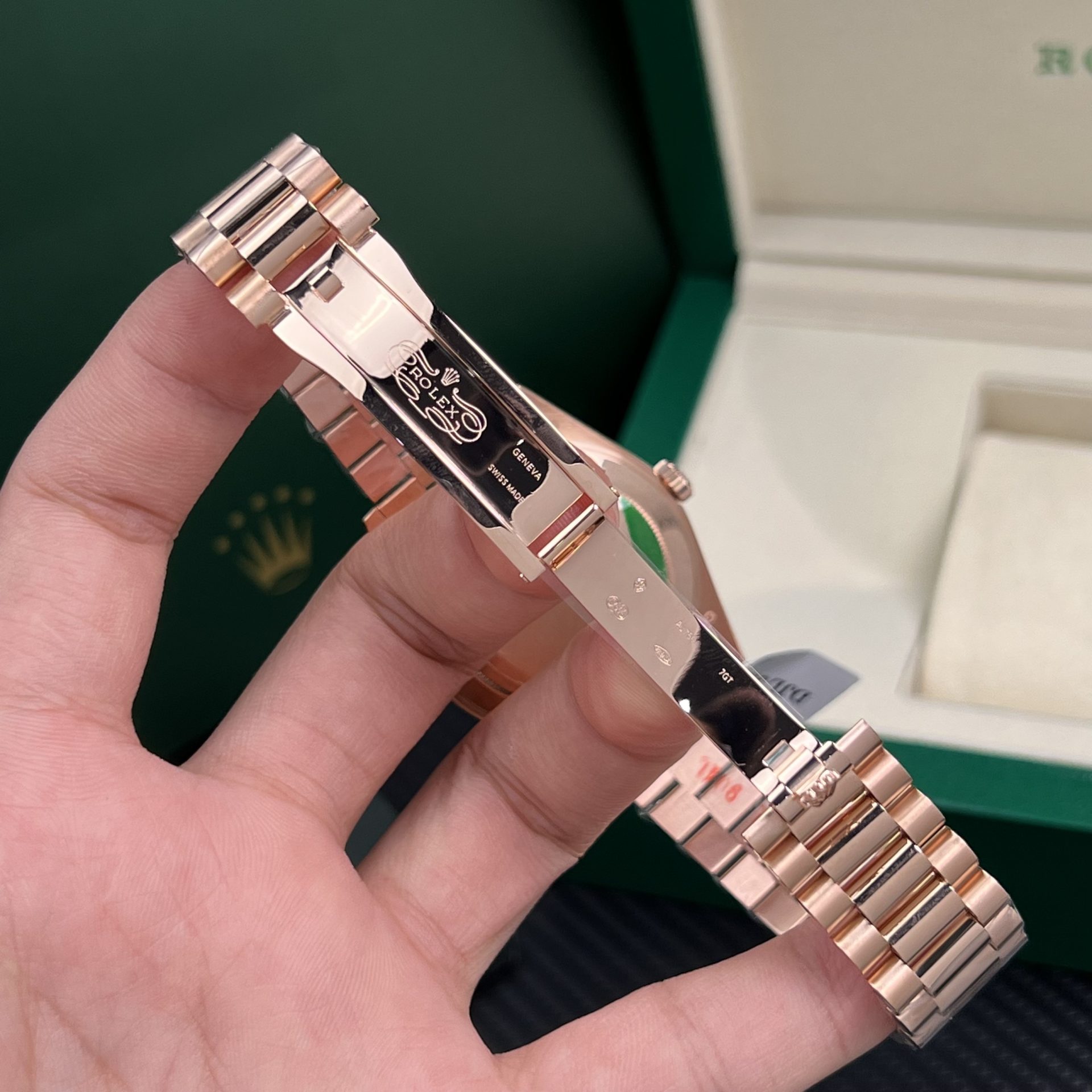 Rolex Best Replica Watch Day-Date Gold Wrapped Chocolate Dial Weight 177gram GM Factory 40mm - Elite Watch Atelier