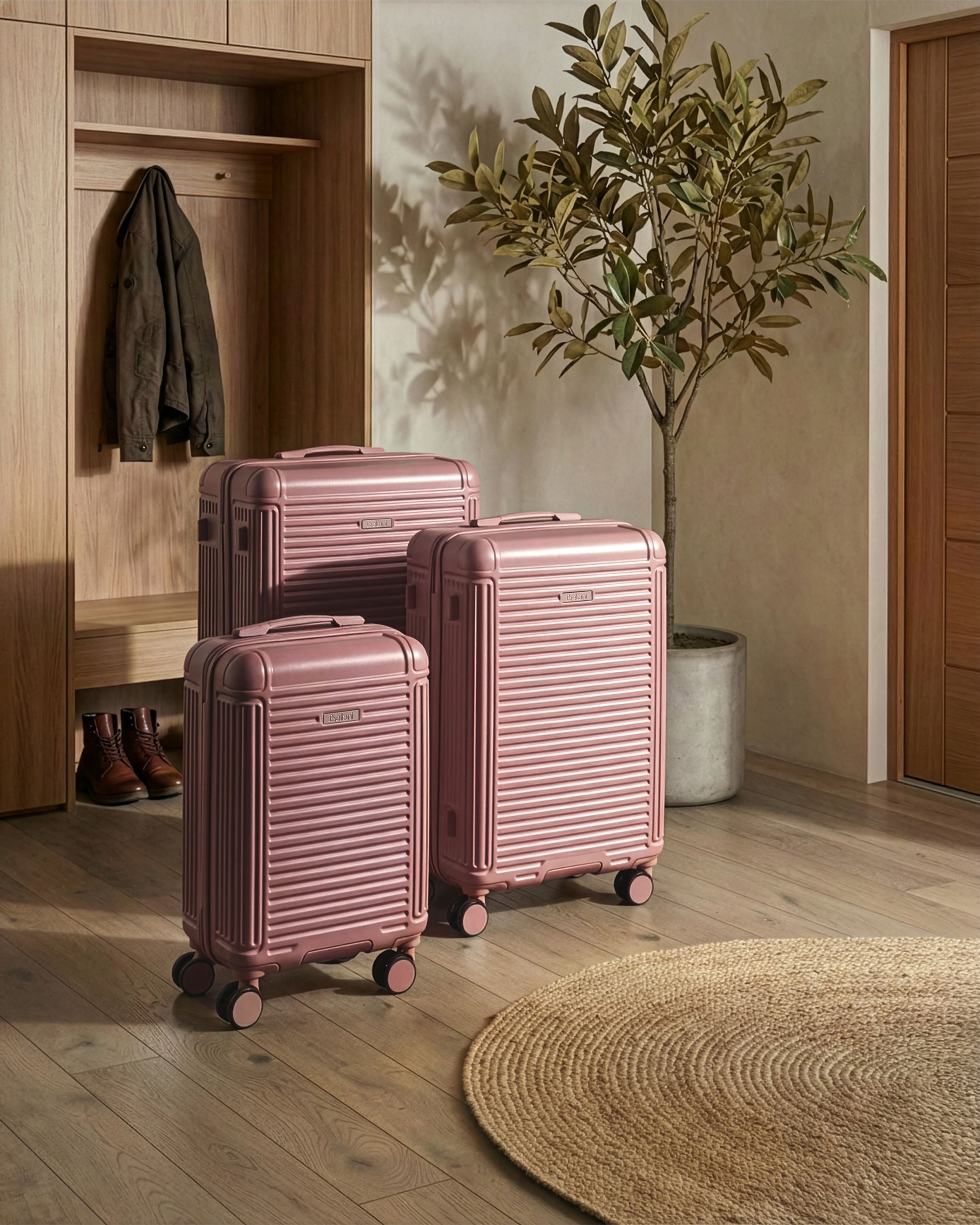 Set of 3 Hard Shell Suitcases MYNTIS Pink