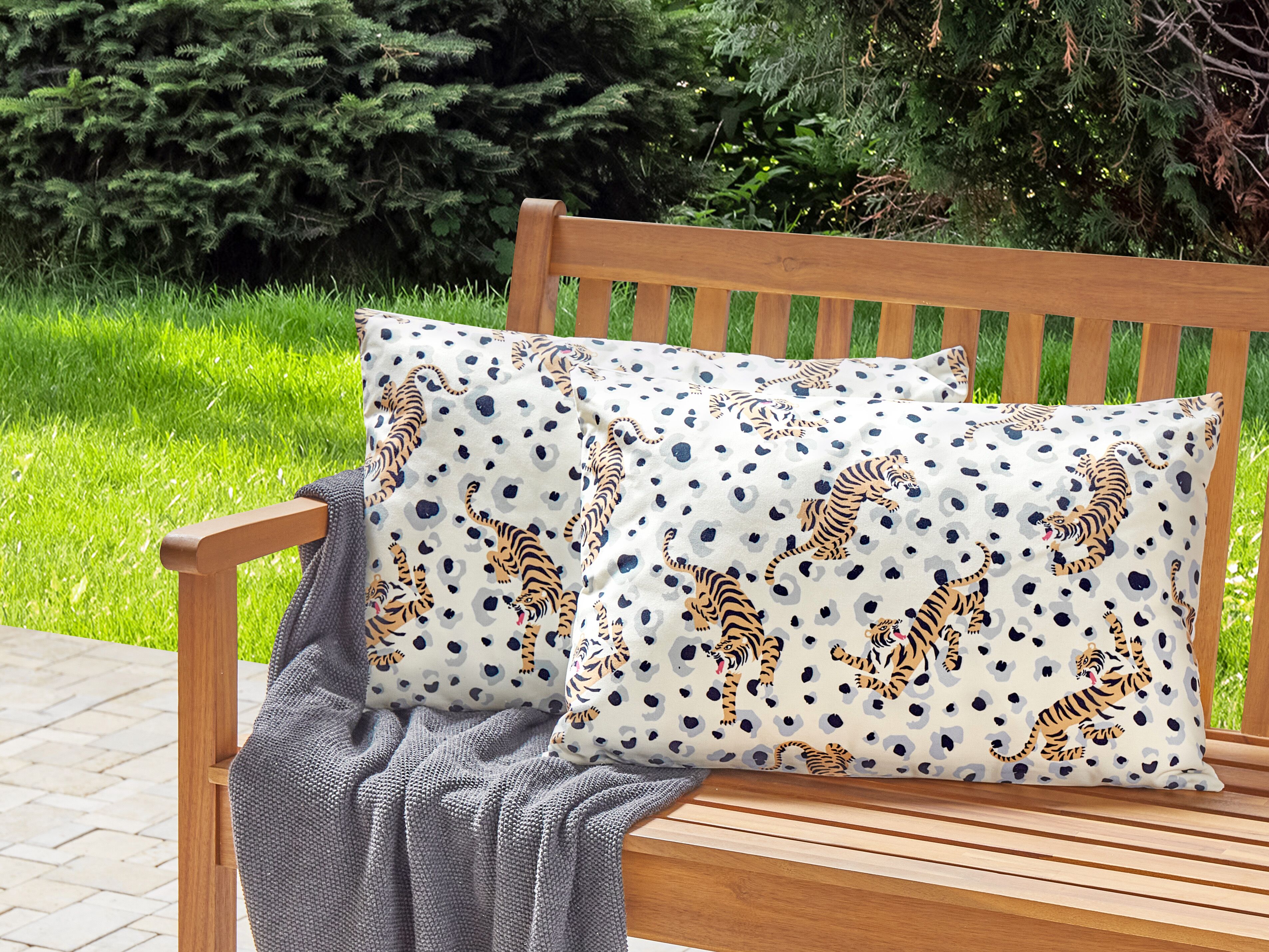 Set of 2 Outdoor Cushions ARENZANO Animal Pattern 40 x 60 cm Multicolour