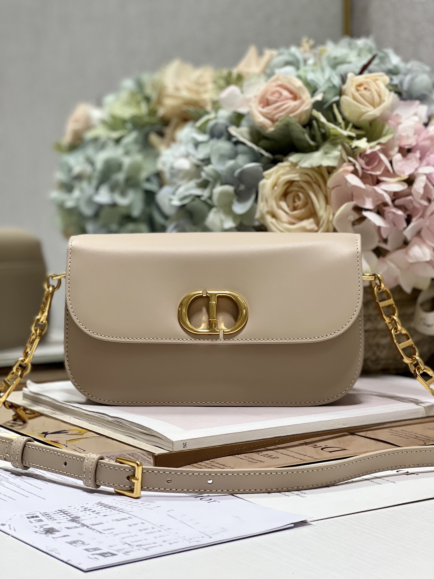 Christian Dior 30 Montaigne Avenue Bag Beige For Women 9 in/ 22.5cm