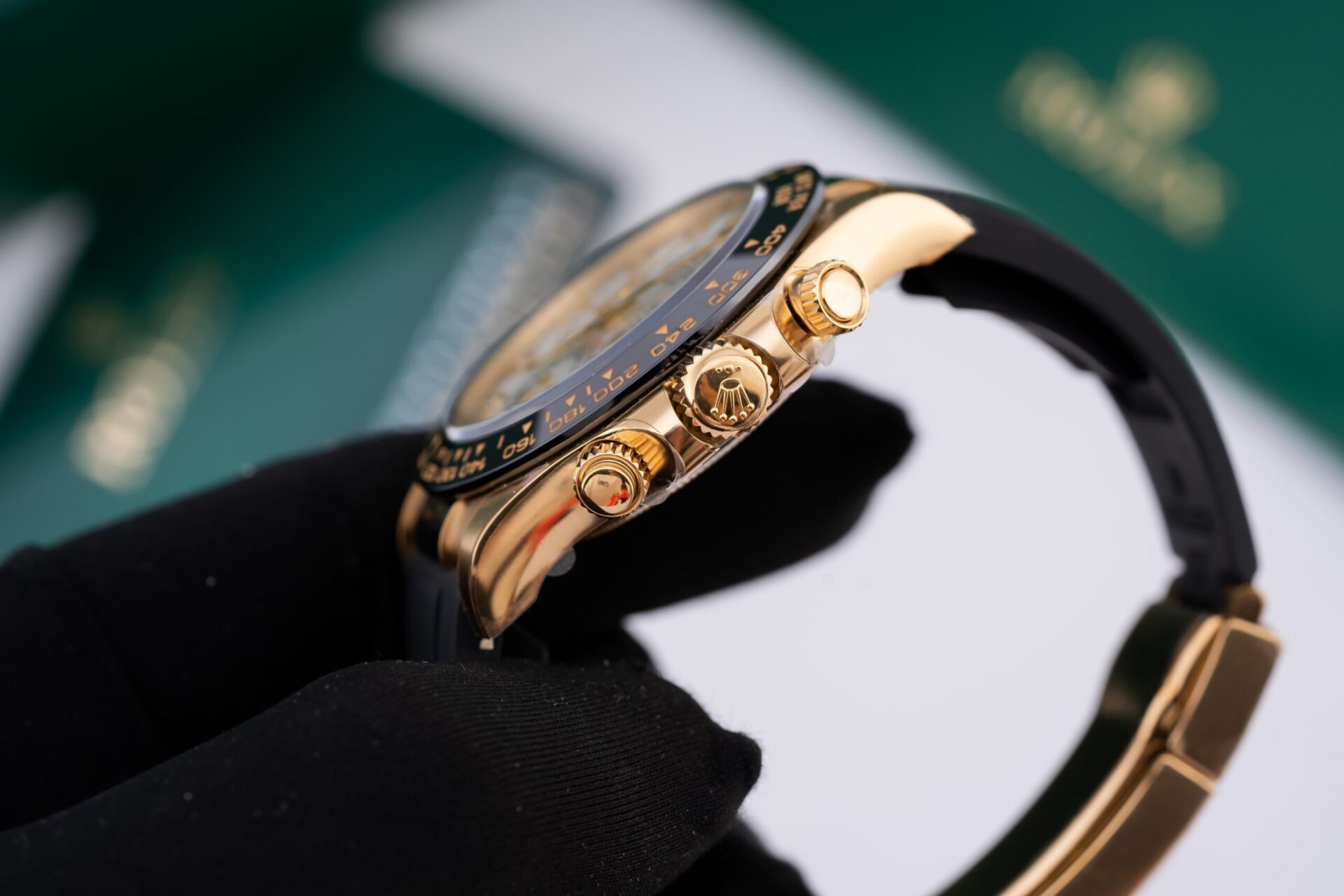 Rolex Cosmograph Daytona Custom Mother Of Pearl   Moissanite Diamonds Dial 40mm - Elite Watch Atelier