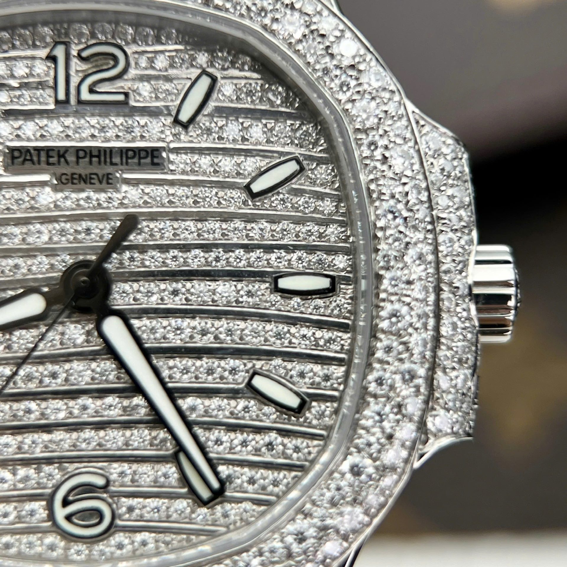 Patek Philippe Nautilus 7118 Best Copies Watch Diamonds Moissanite Hong Kong 35.2mm - Top club