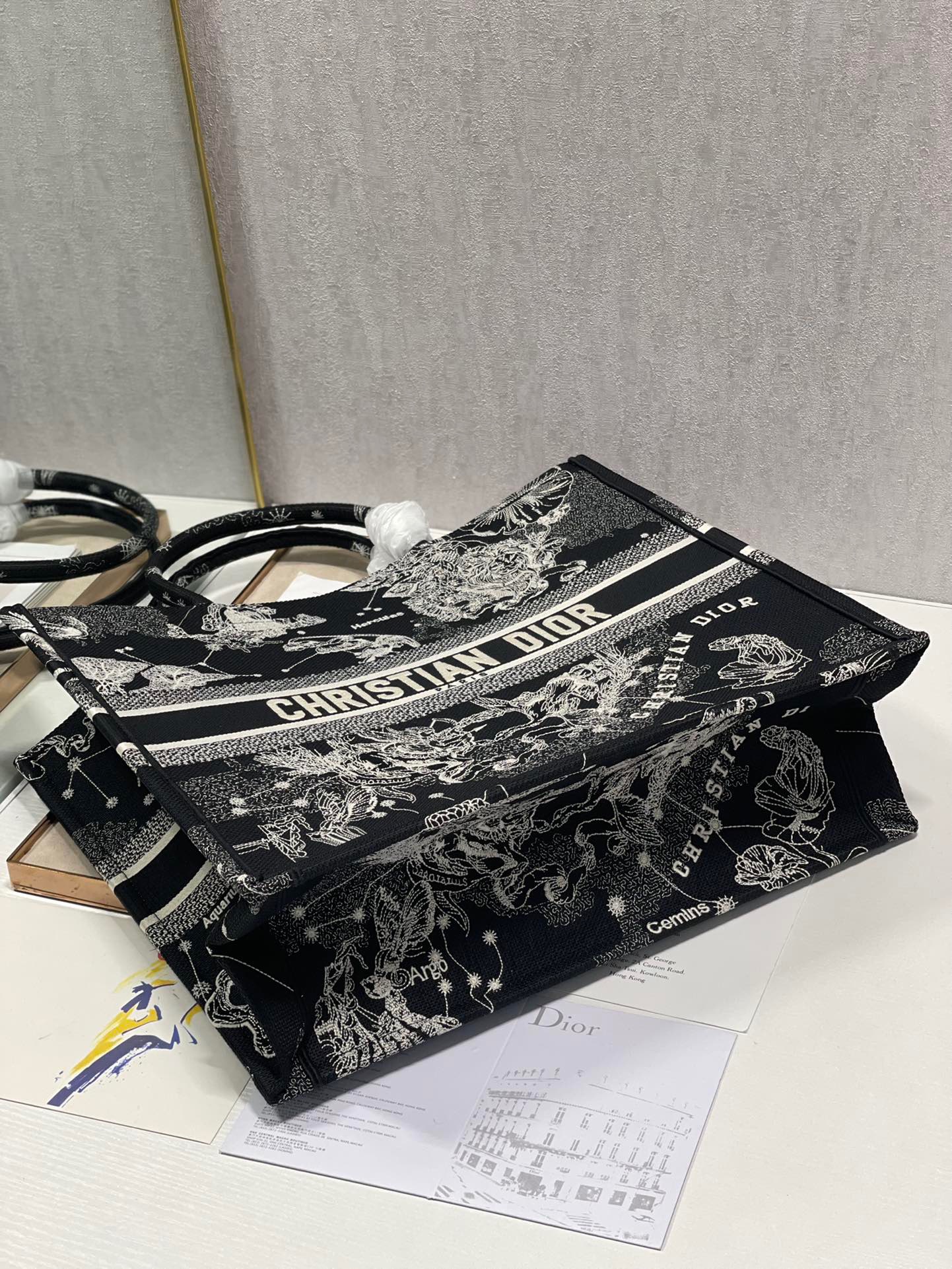 Christian Dior Large Dior Book Tote Black And White, For Women, Women’s Handbags 16.5in/42cm CD1:1High-quality replica