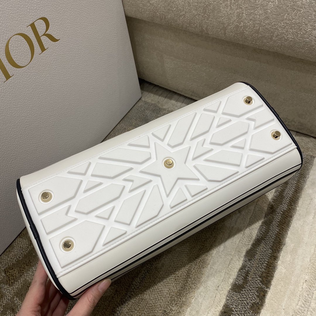 Christian Dior Medium Vibe Zip Bowling Bag, White, For Men/Women Bowling Bags, 34cm CD M6202OOBR_M8791:1High-quality replica