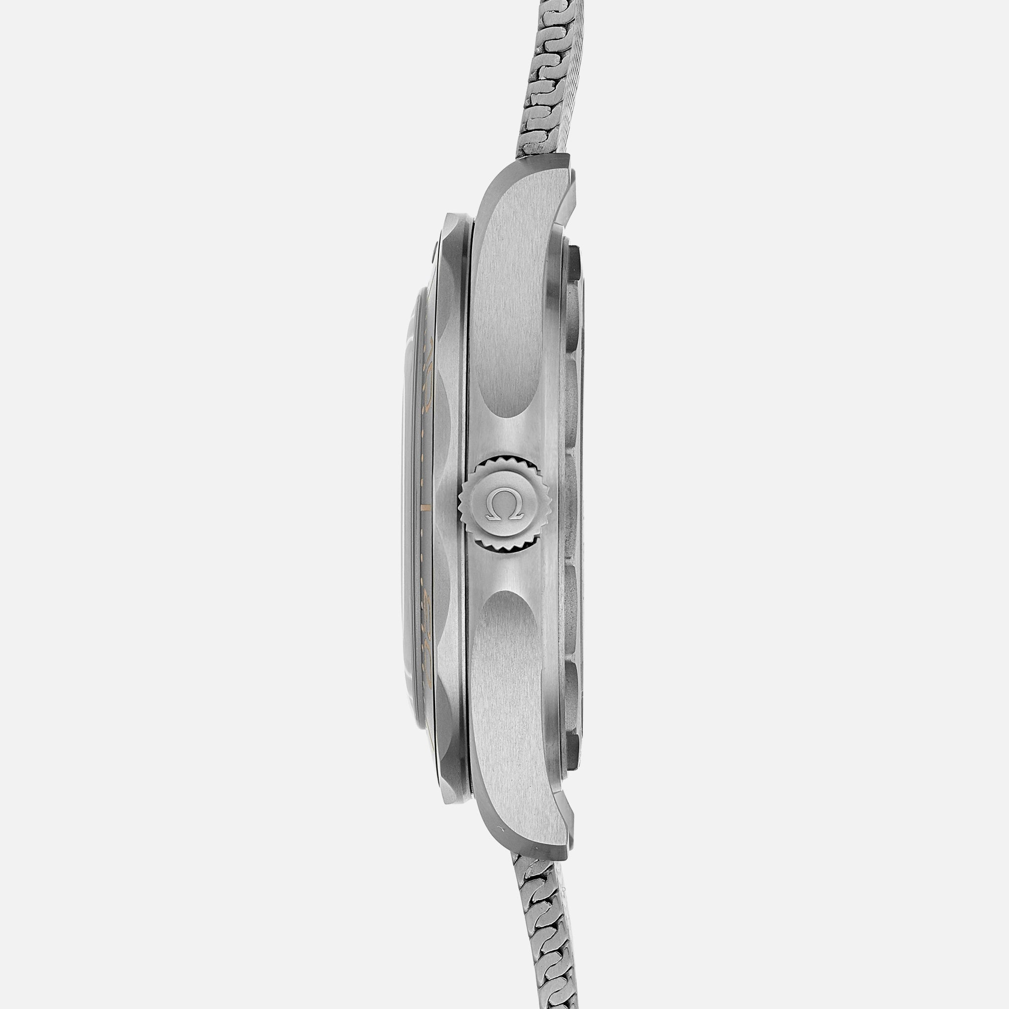 Seamaster Diver 300M Co-Axial Master Chronometer 42mm Titanium 007 Edition On Bracelet(1:1 replica) - Top club