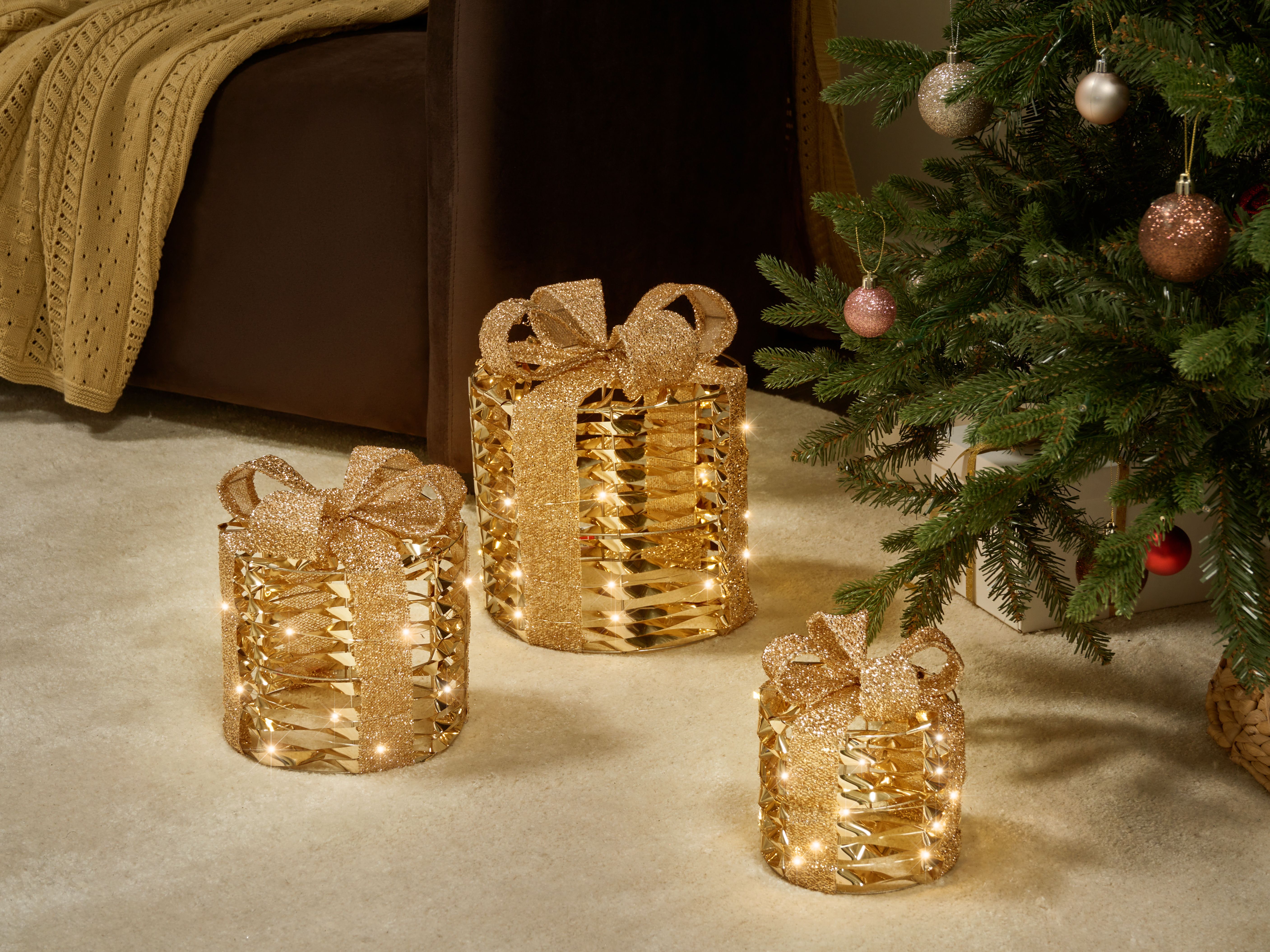Set of 3 Christmas Decorations LED SLIVSO Christmas Gifts 20/25/30 cm Gold