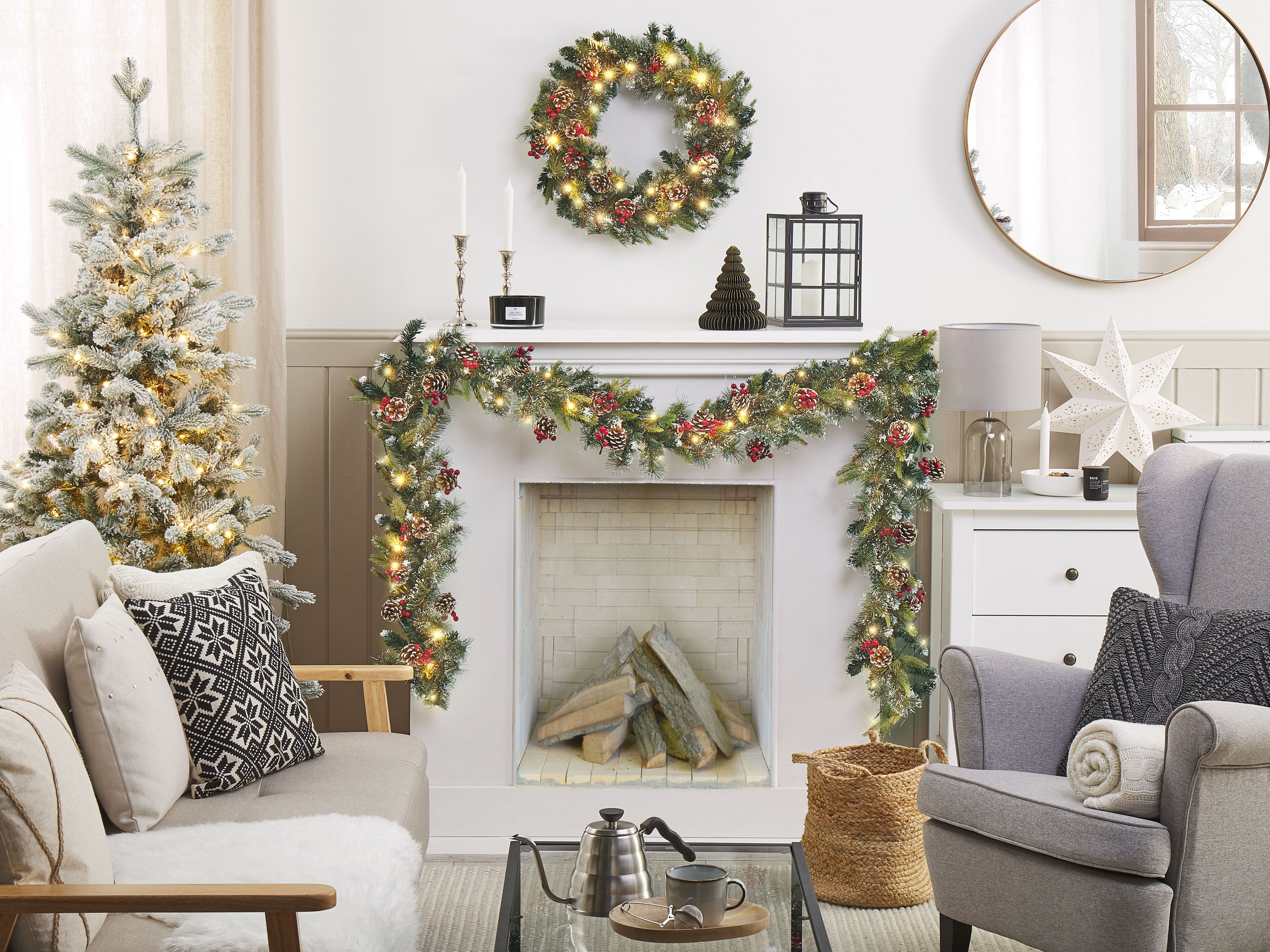 Christmas Garland LED PAIMIO 270 cm Green