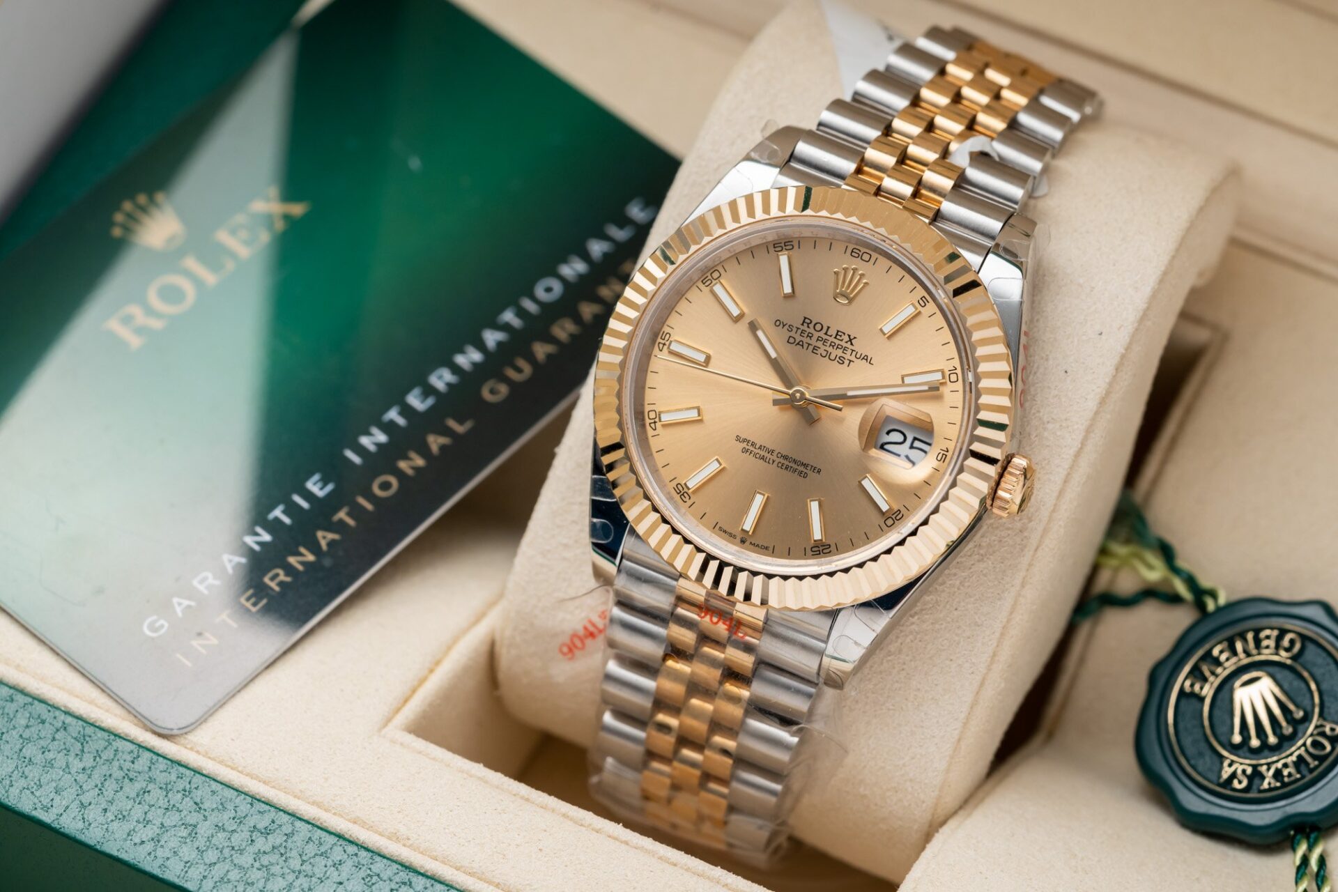 Rolex DateJust Replica Watch Jubilee Strap Gold Wrapped GM Factory 41mm - Elite Watch Atelier