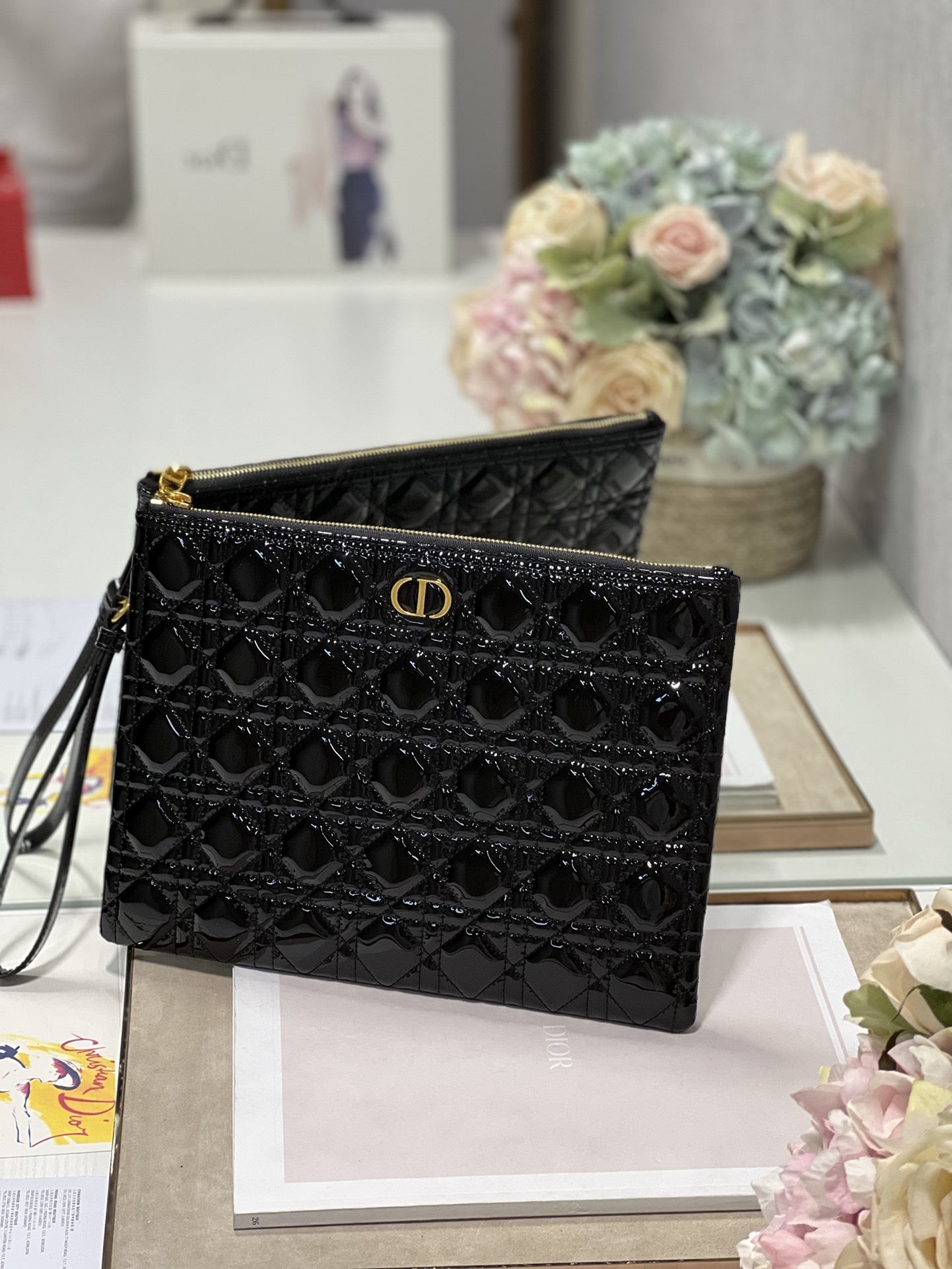 Large Caro Daily Pouch Black/Grey/Brown For Women 12in/30cm S5086UWHC_M9001:1High-quality replica