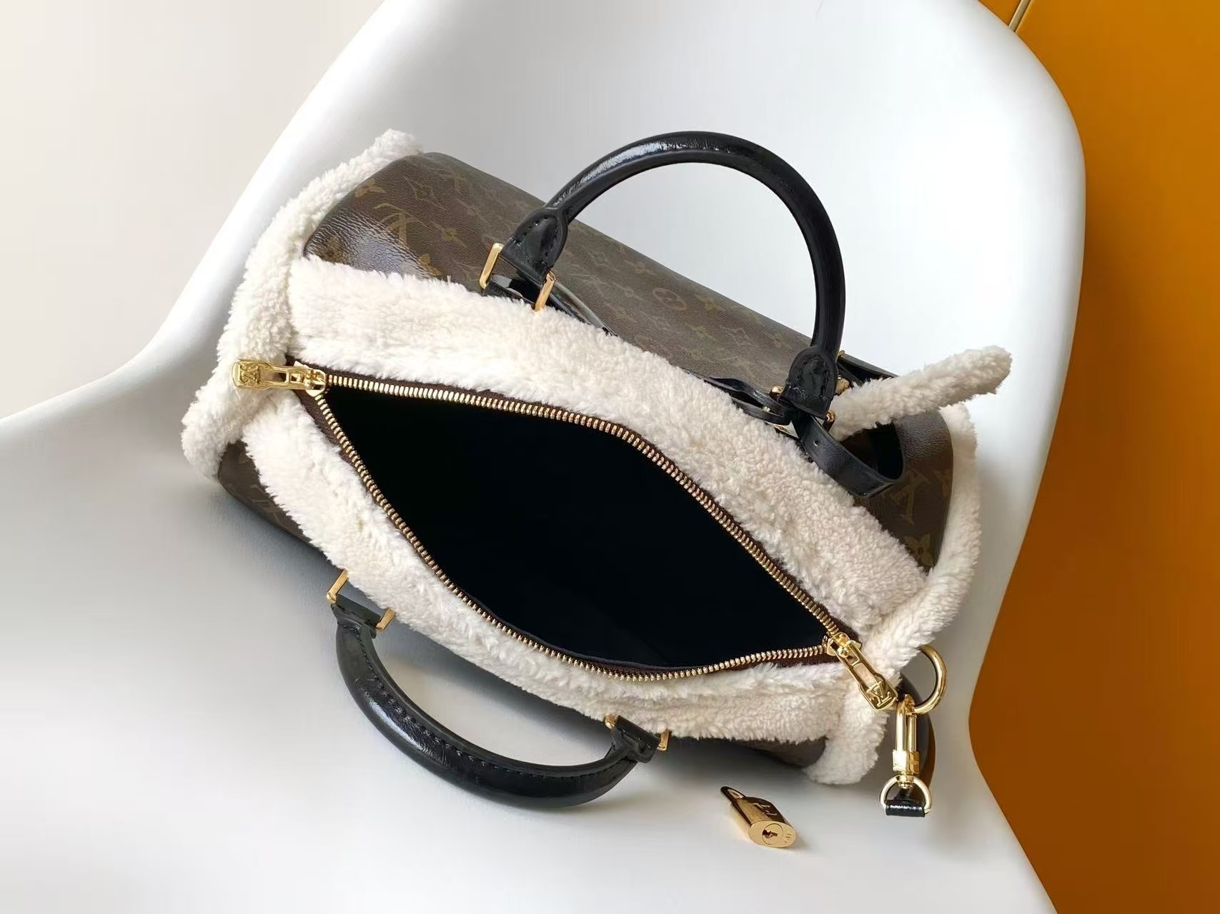 Louis Vuitton Speedy Soft 30 Teddy HandBag1:1High-quality replica