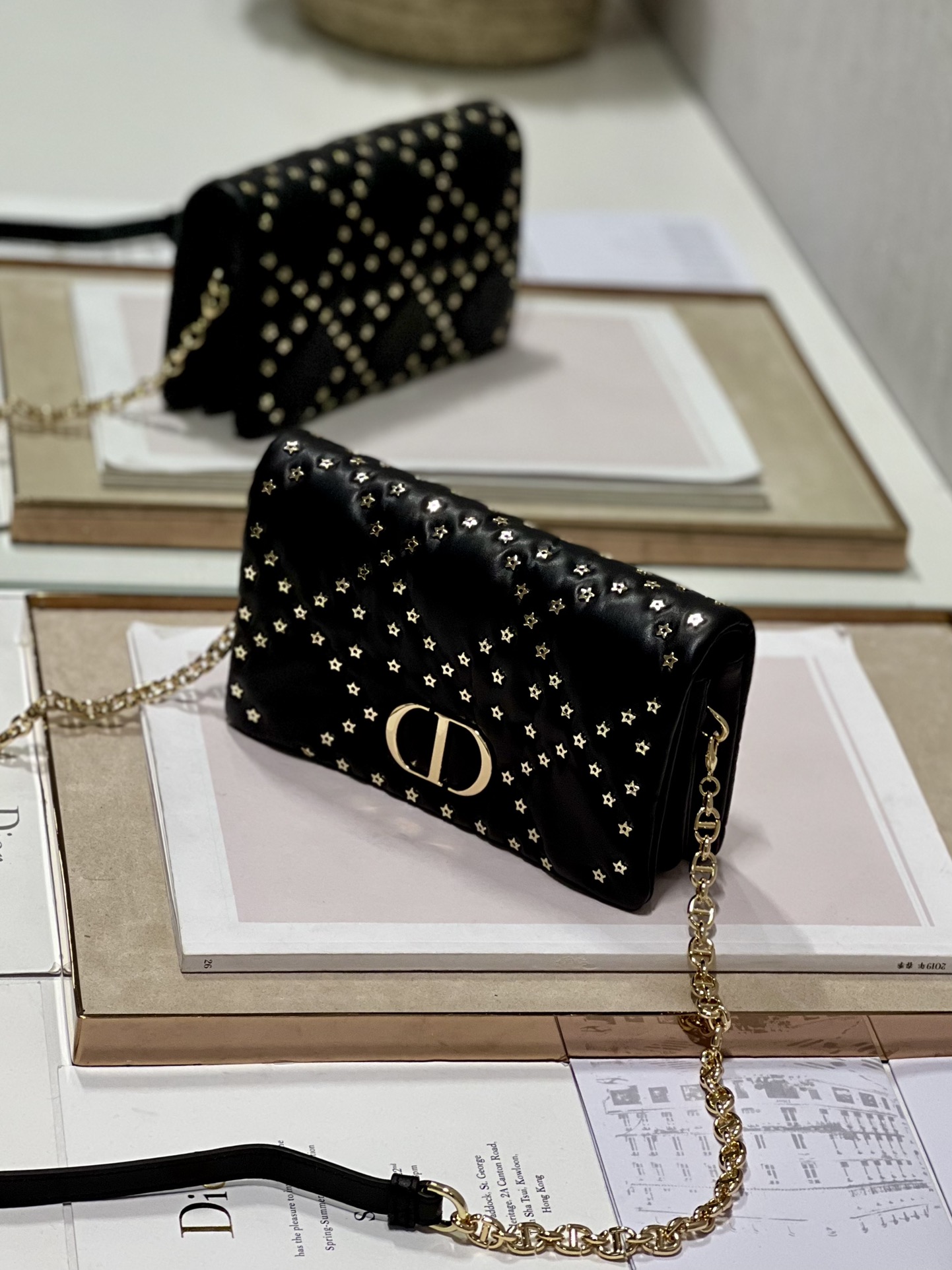 Caro Macrocannage Pouch Black/White For Women 7.5in/19.5cm S5135BNHH_M9001:1High-quality replica
