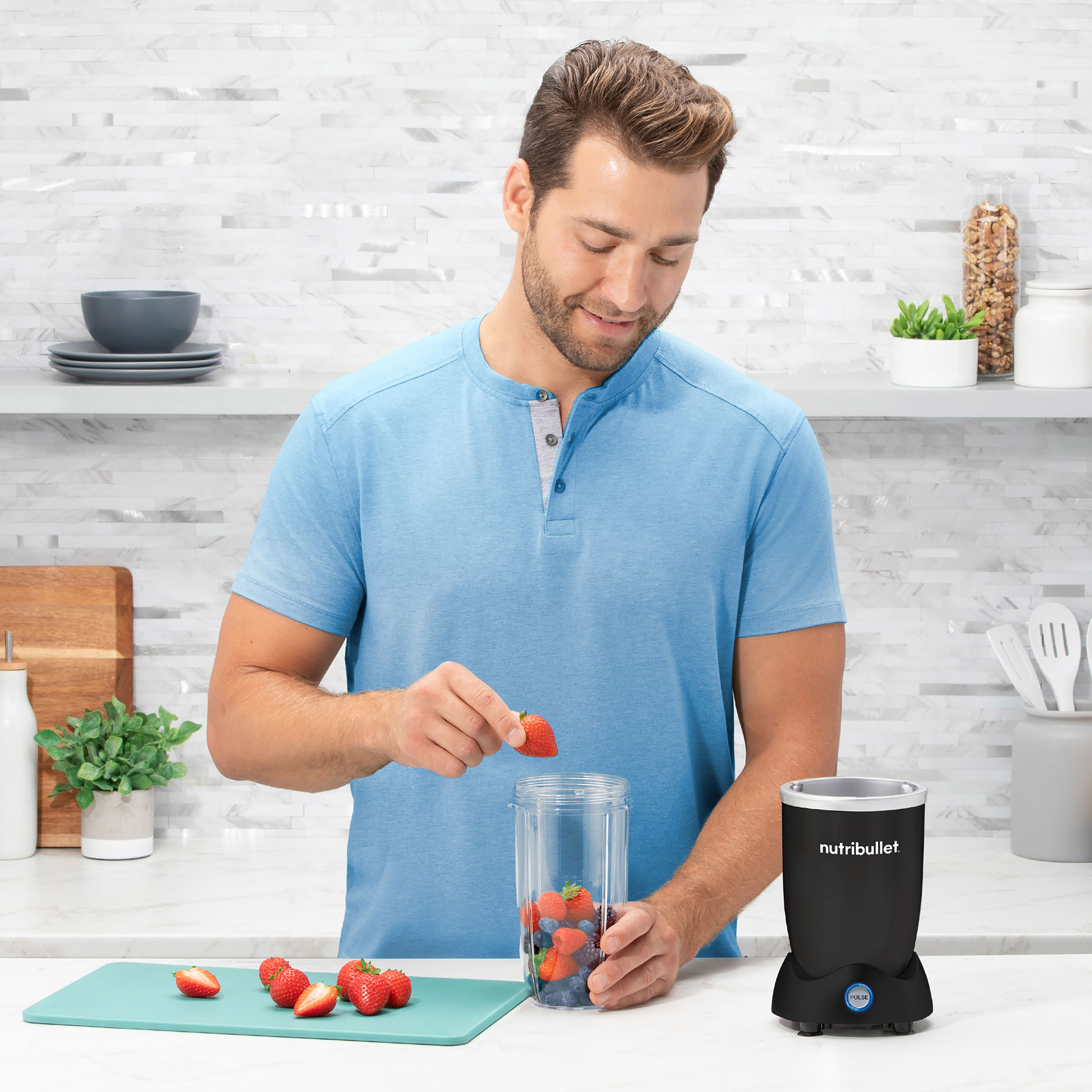 nutribullet Pro Plus 1200 Watt Personal Blender, Matte Black - Image 3