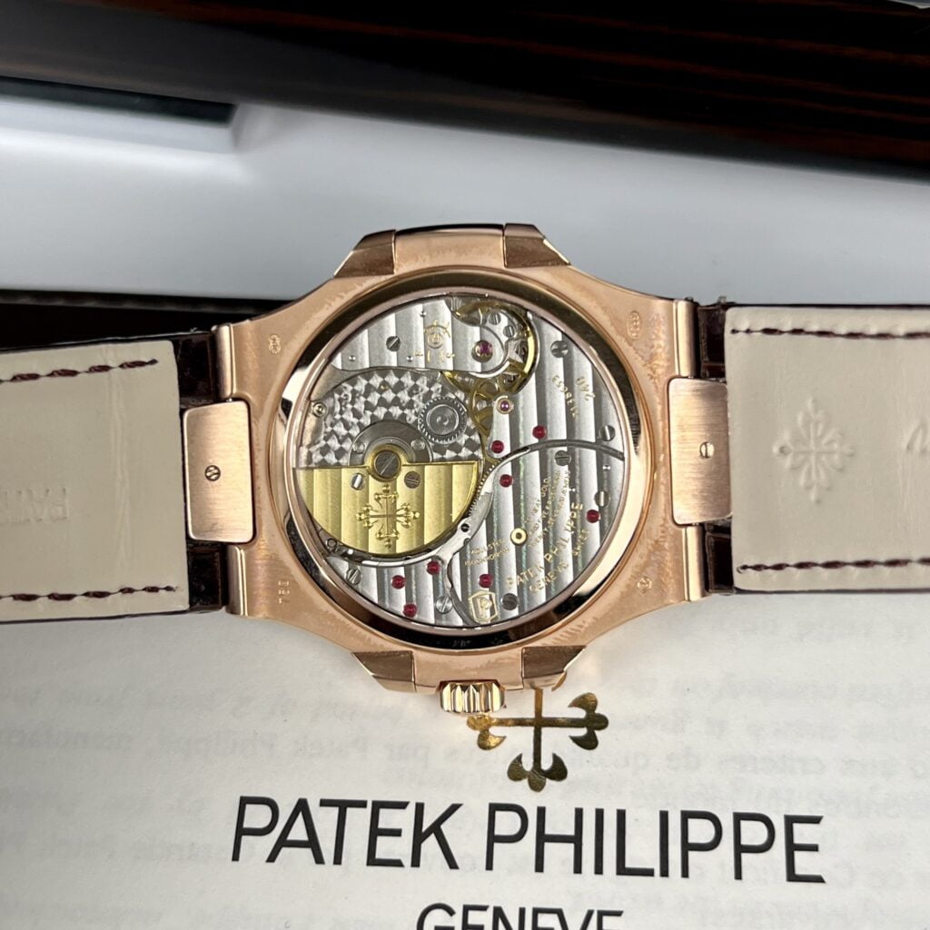 Patek Philippe Replica Watch Nautilus 5724 Gold-Wrapped With Moissanite Diamond ZF Factory 40mm - Top club