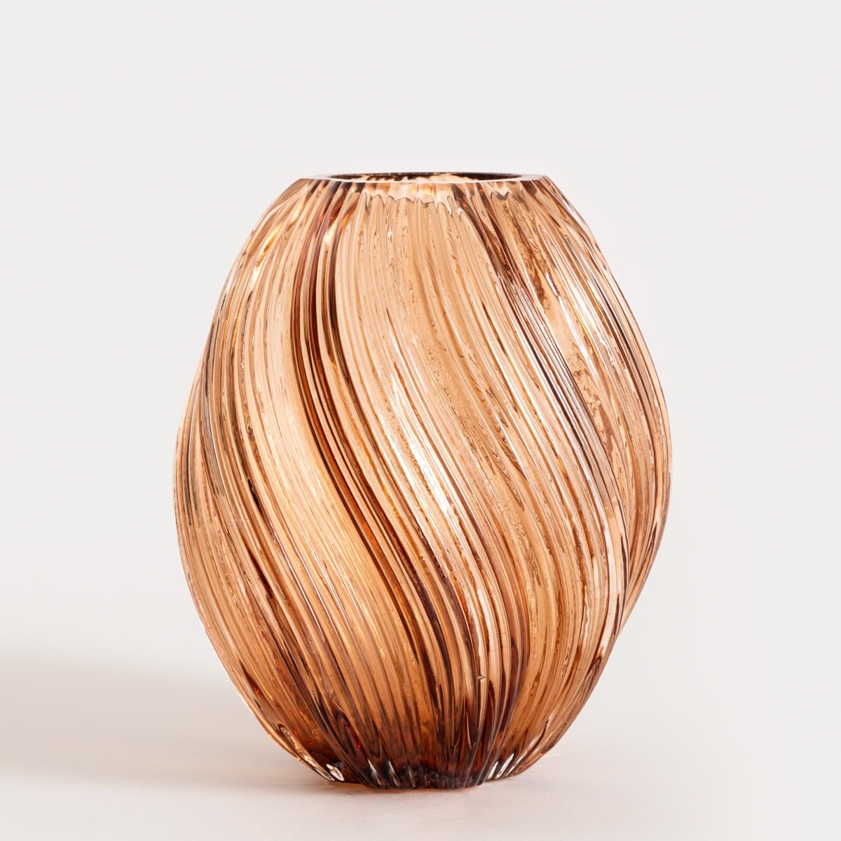 Wazon SWIRL szklany zakręcony beżowy 17x21 cm