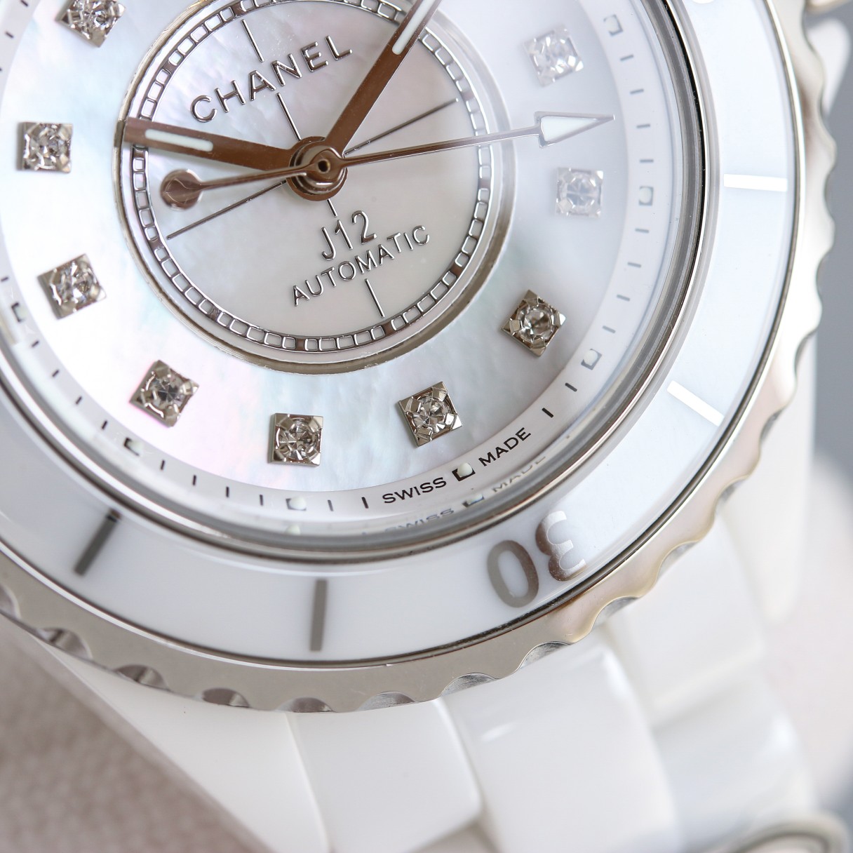 CHANEL J12 33mm - Ceramic - Diamonds(1:1 replica) - Top club