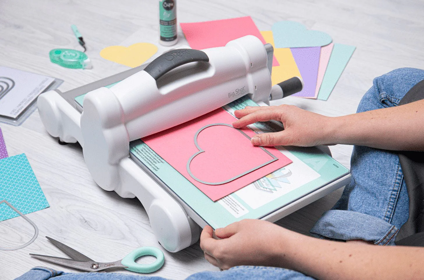 Sizzix Big Shot Shape-Cutting & Embossing Plus Machine - Image 2