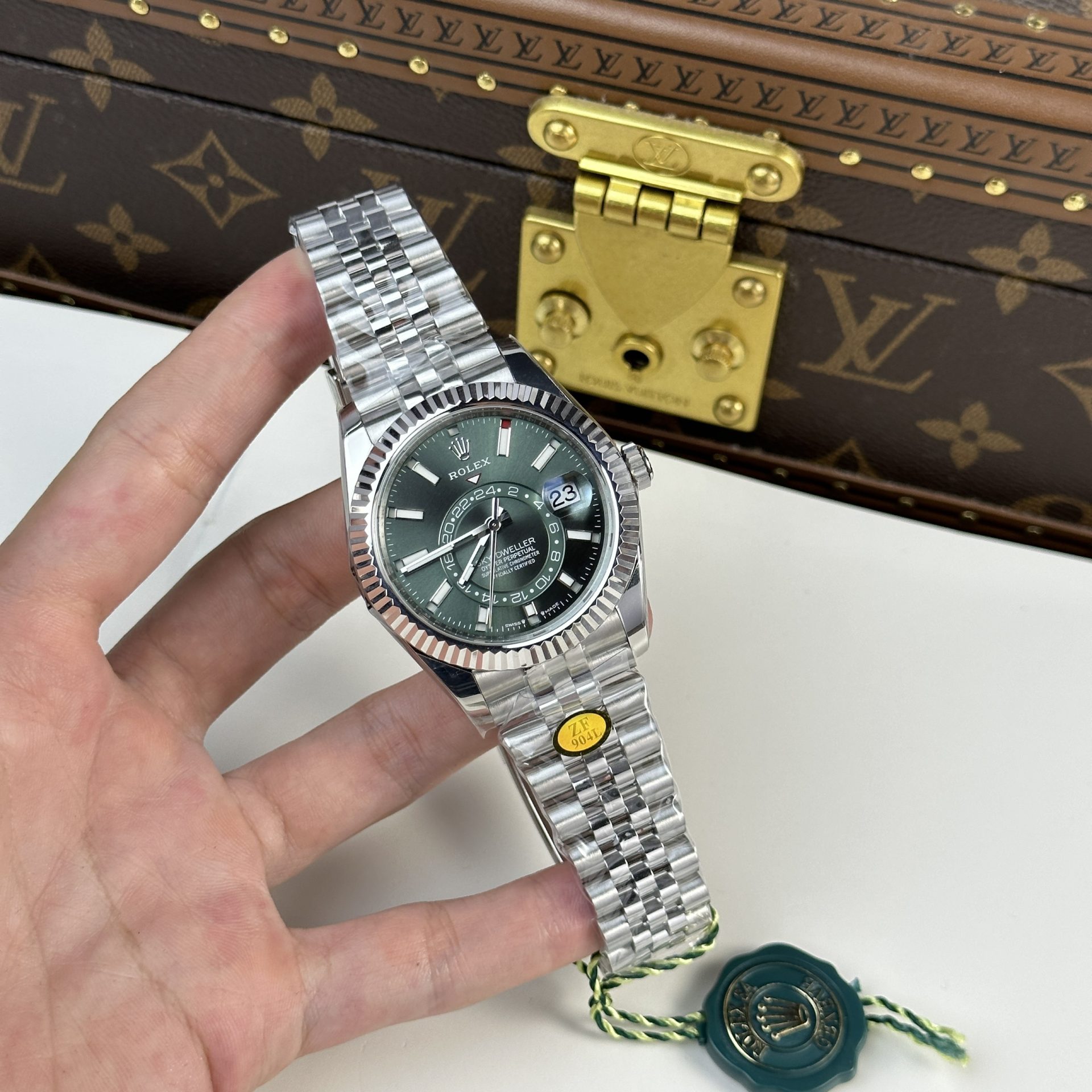 Rolex Replica Watch Sky Dweller 336934 Strap Jubilee Dial Green 42mm - Elite Watch Atelier