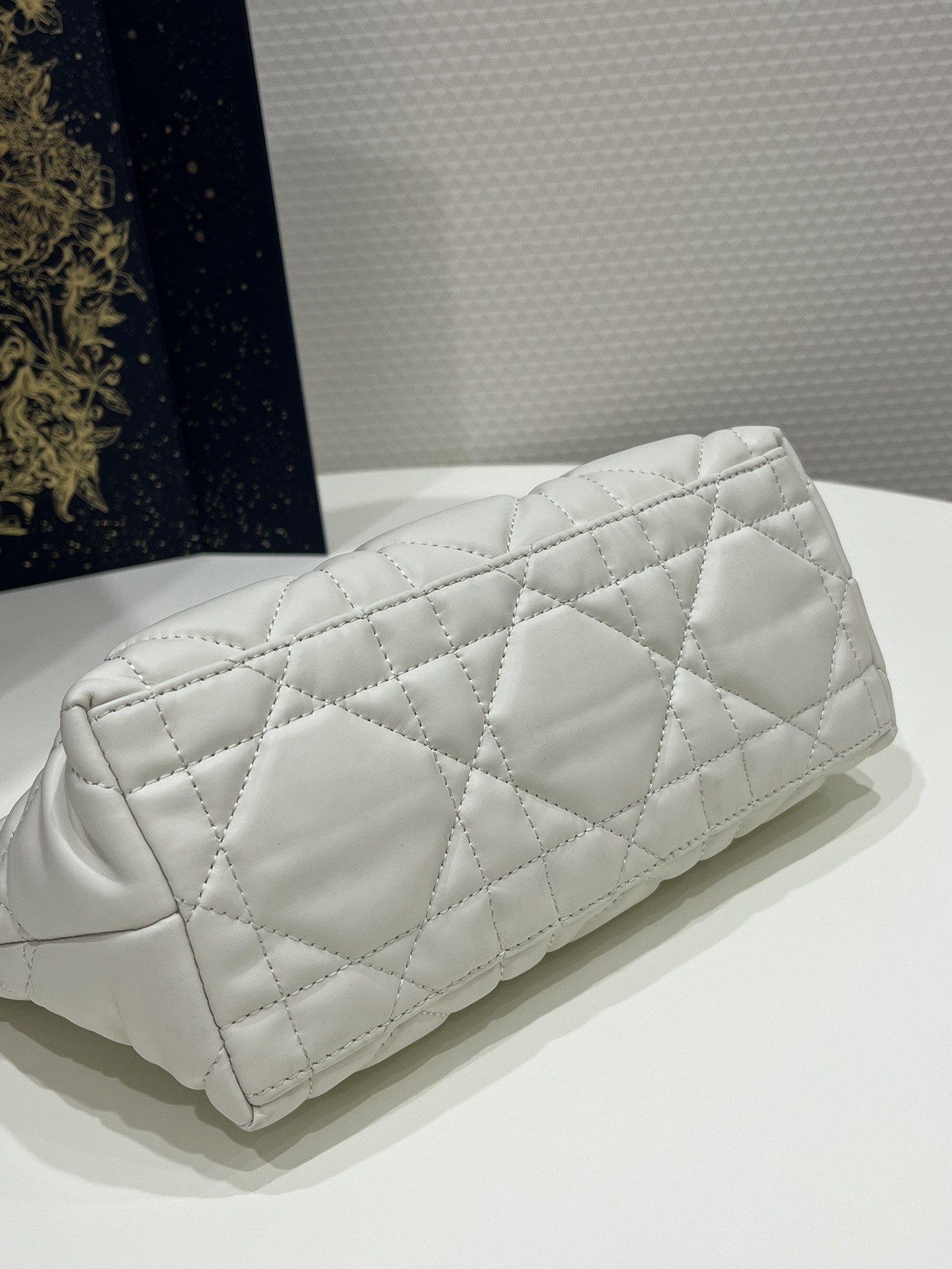 Medium Diortravel Nomad Pouch Black/White For Women 8.5in/ 22cm S5554BMIG_M9001:1High-quality replica