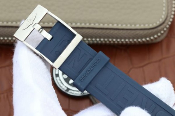 Replica Breitling Avenger GMT SS GF Blue Dial Blue rubber Strap A2836 - Top club