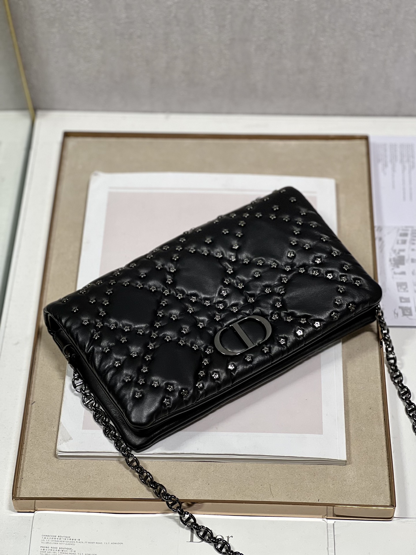 Caro Macrocannage Pouch Black/White For Women 7.5in/19.5cm S5135BNHH_M9001:1High-quality replica