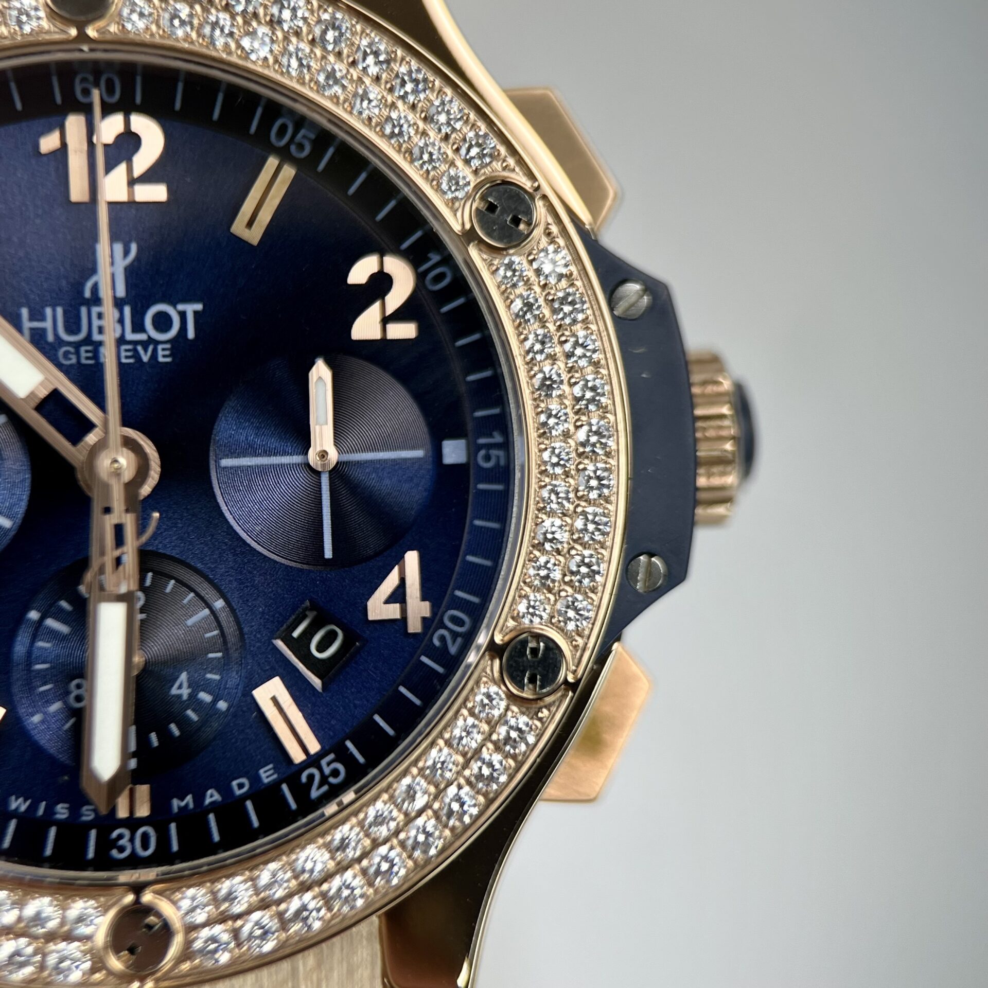 Hublot Replica 1:1 Watch Big Bang Chronograph Blue With Moissanite Bezel 44mm - Top club