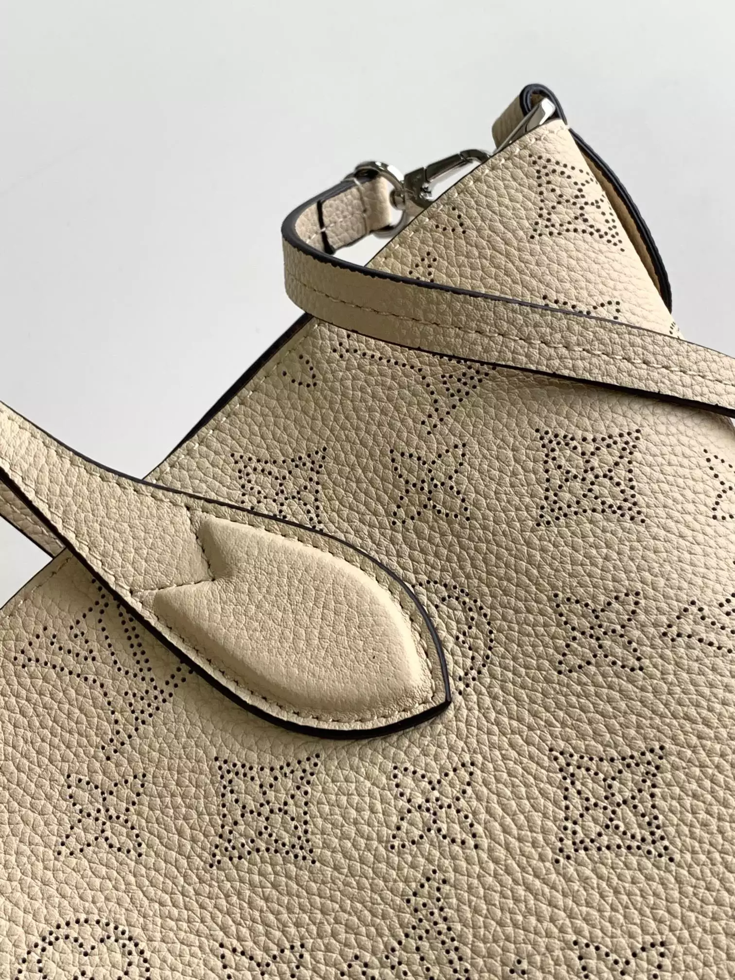 Blossom PM Mahina Crème Beige Leather1:1High-quality replica
