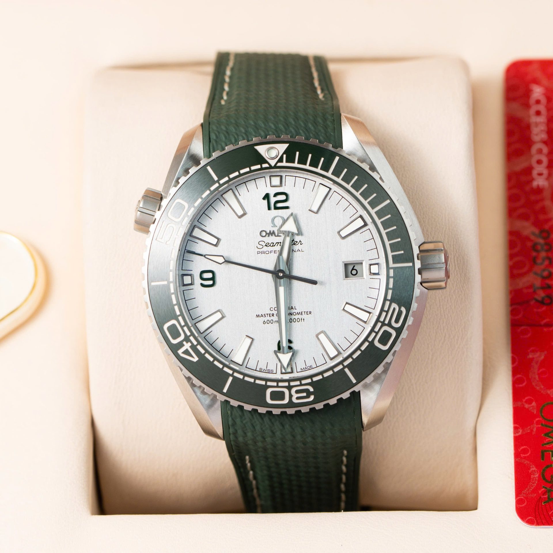 Omega Replica Watch Planet Ocean 600M Grey Dial Rubber Strap VS Factory 43.5mm - Elite Watch Atelier