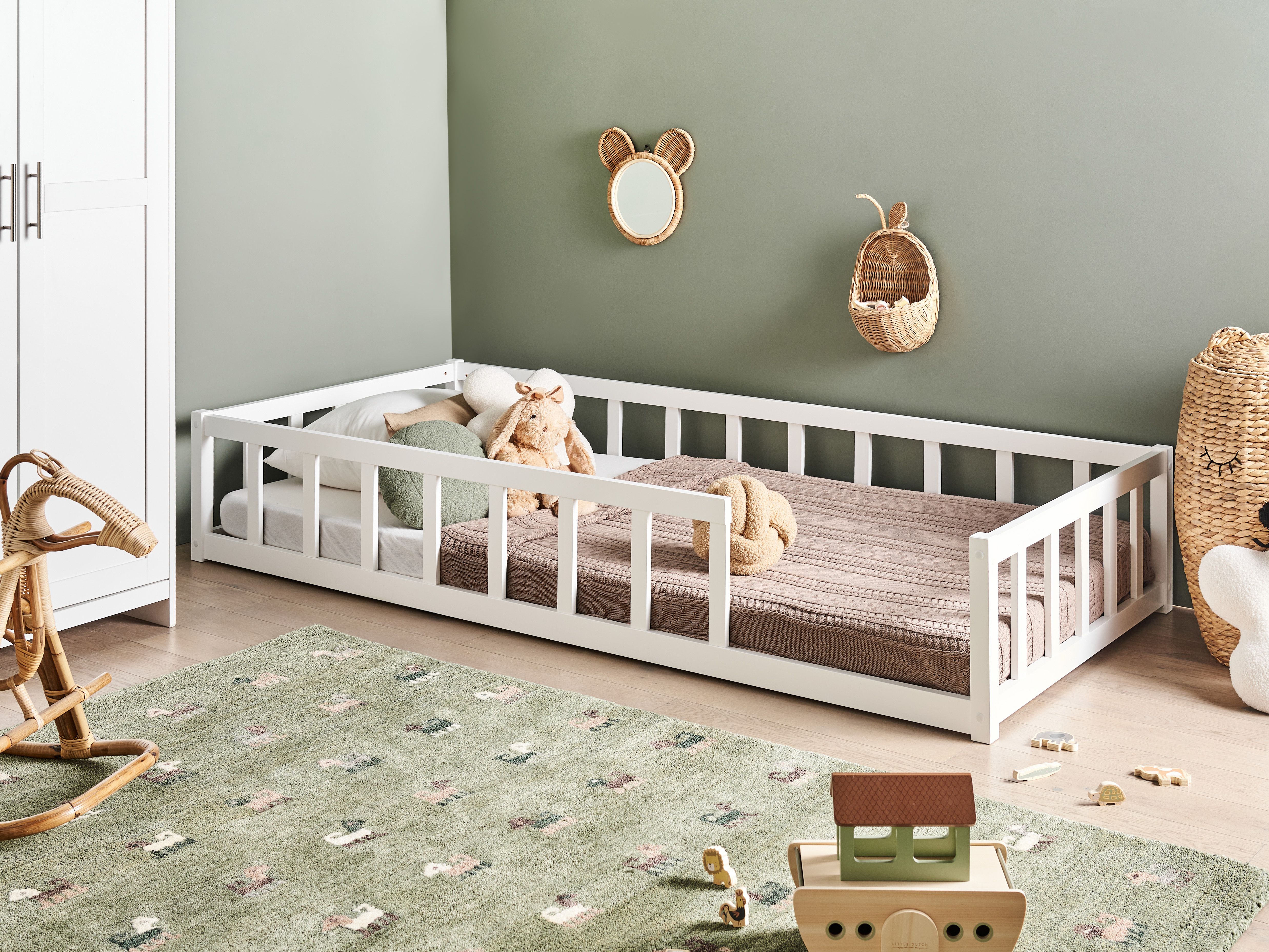 Kids Bed Pine Wood MEYMAC 90 x 200 cm (EU Single) White